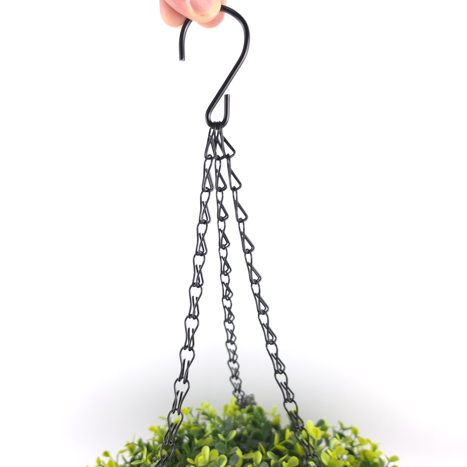 Wicker Park 17″ Faux Boxwood Floral Indoor/Outdoor Spring Hanging Basket