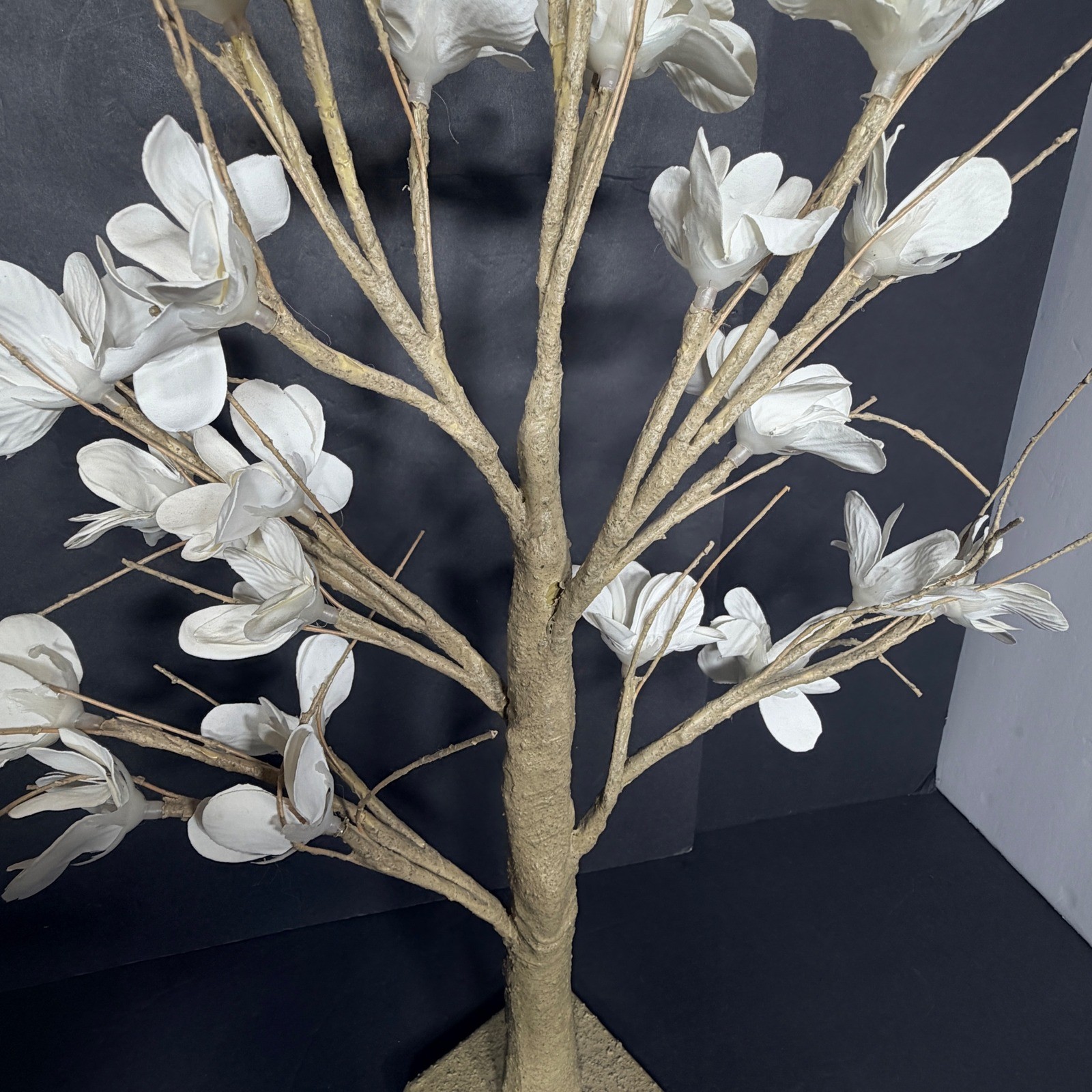 Gorgeous Lighted LED Magnolia Flower Tree White 24” Tabletop Decor Timer 5V DC