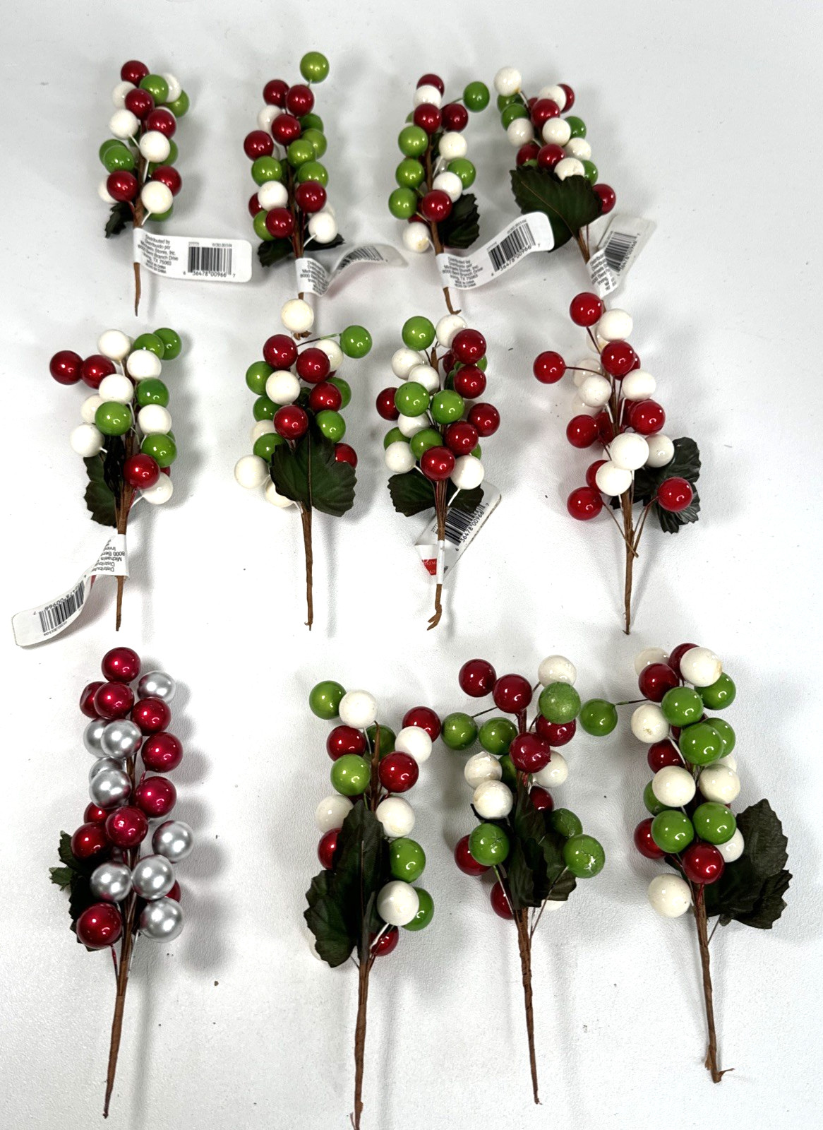 New 12 Berry Picks Stems Floral Christmas Crafts Artificial Red White Green 7″
