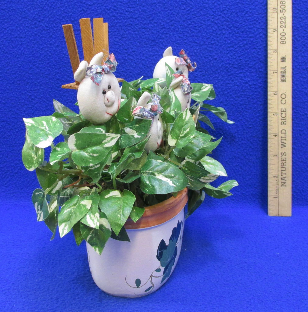 Pigtunia Pig Flower Pot English Ivy Arrangement Oval Terracotta Handpainted Pot