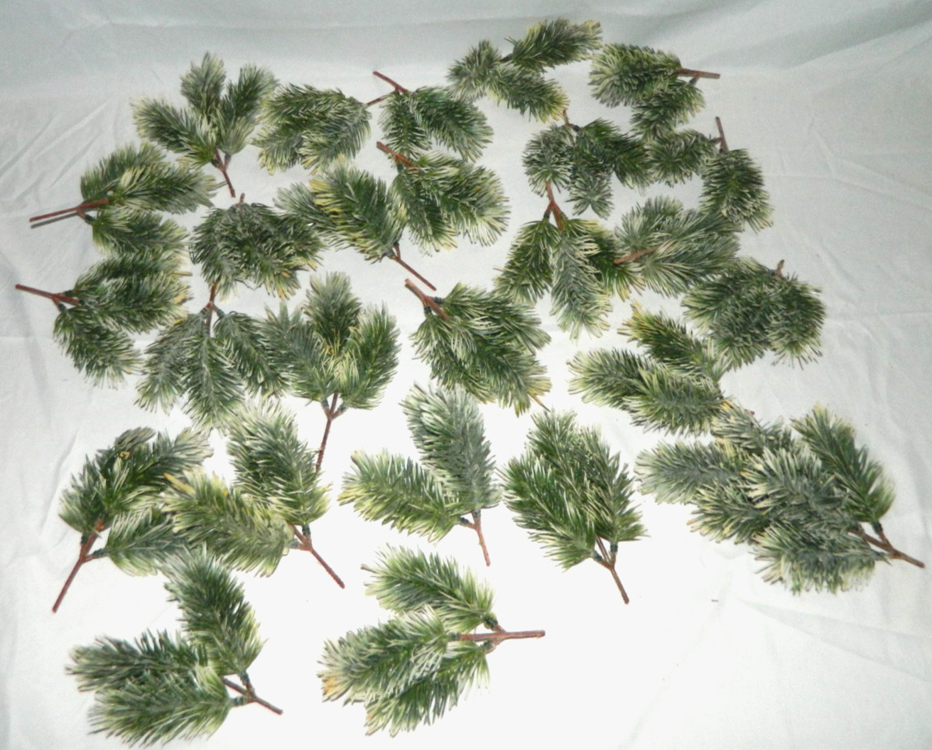 Vintage 26 Pcs Artificial Pine Needles Branches Twigs 5.5″ – 7″ Fake Frosted