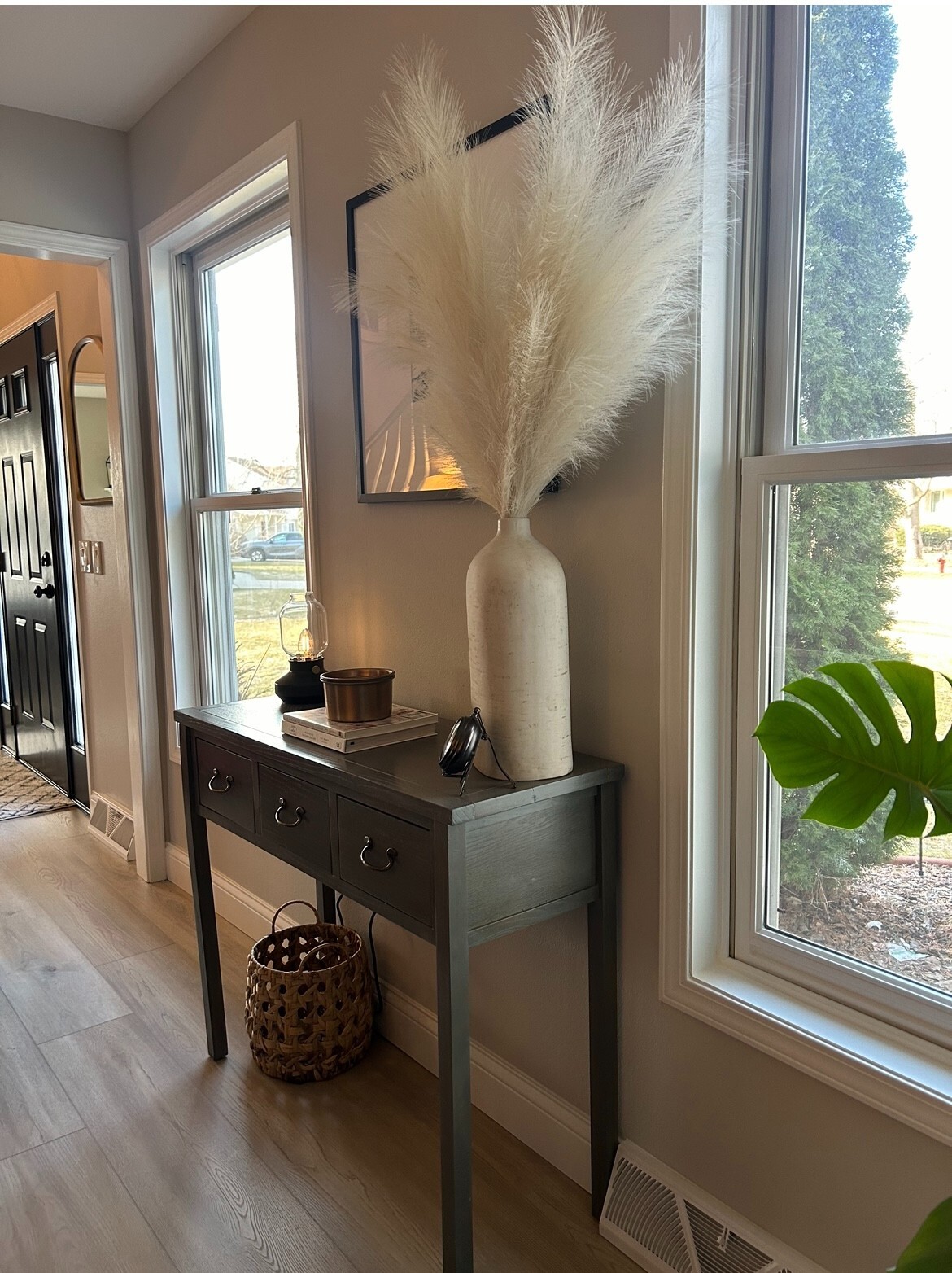 FAUX PAMPAS GRASS! Pack of 3 PCS total length 42 inches, beige color.