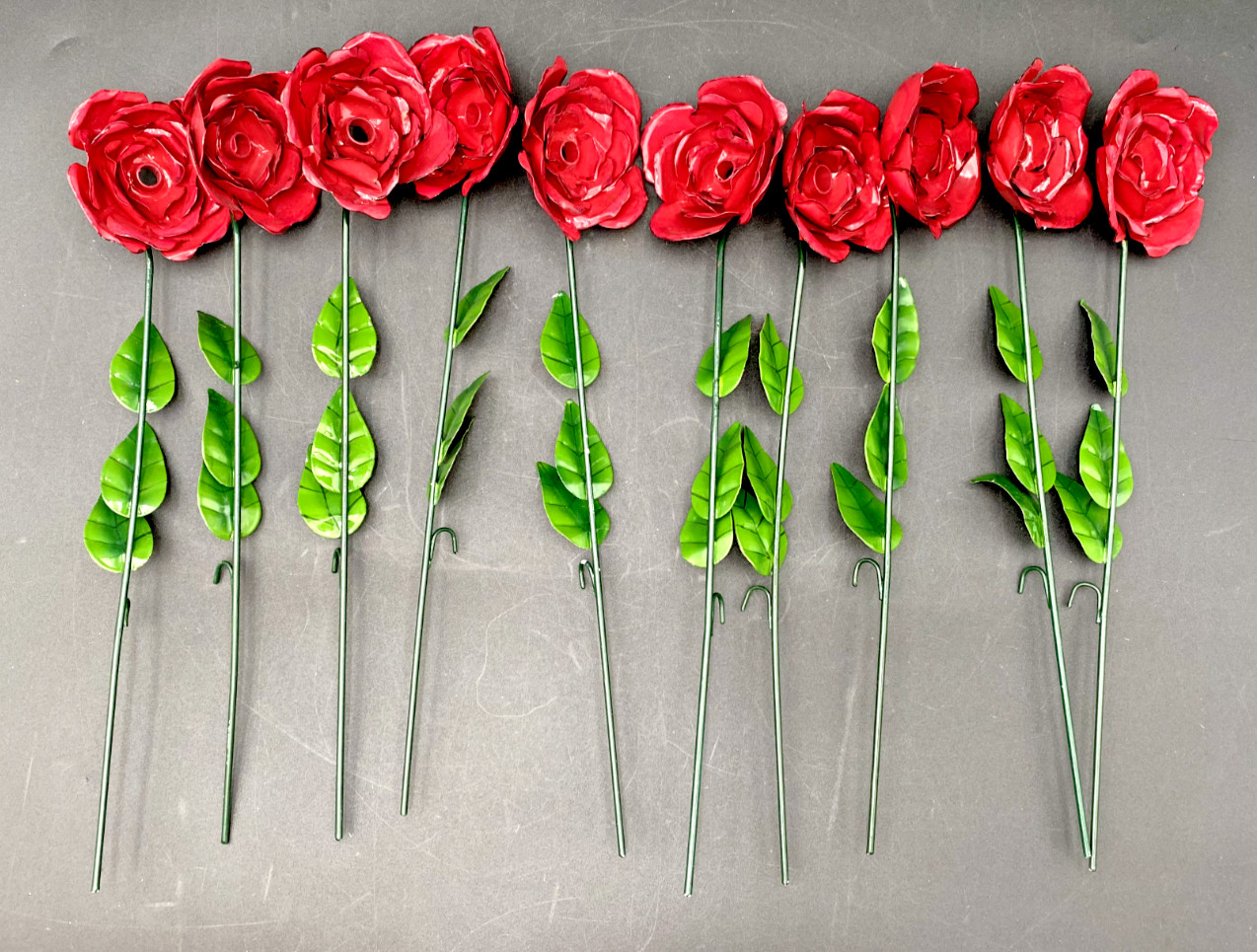 (10) LONG STEM RED ROSE MINI STRING LIGHT HOLDERS METAL 13″ LONG UNBRANDED