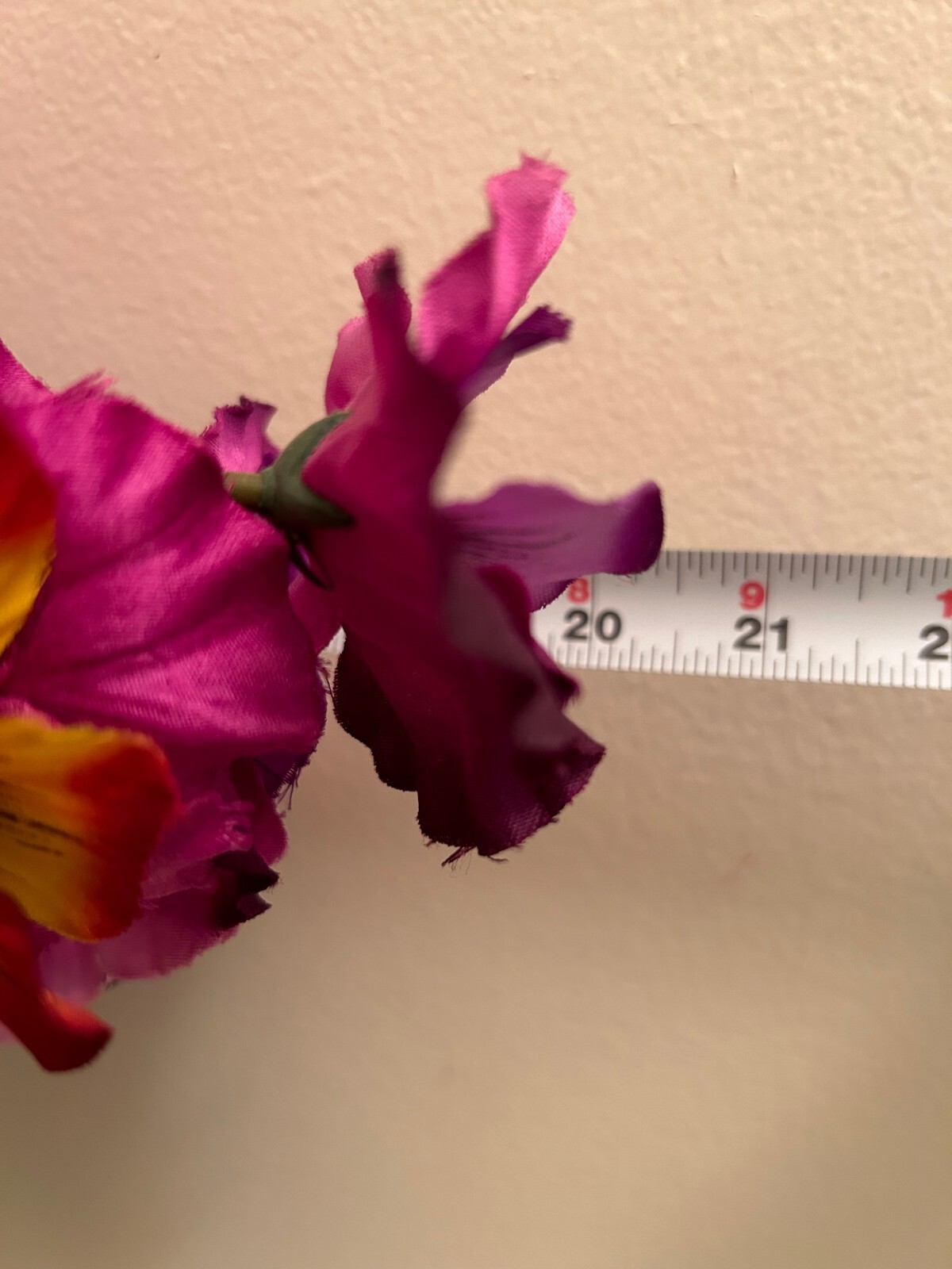 Gorgeous Artificial Silk Flower & Glass Vase Arrangement 22″ Tall x 20-1/2″ Wide