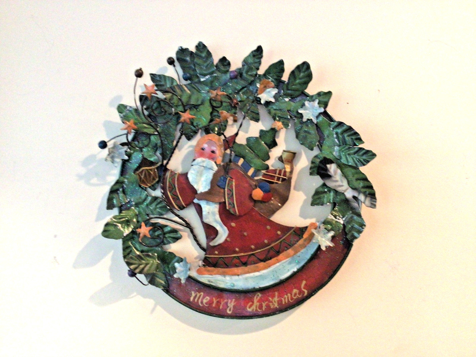 Christmas santa dry Christmas wreath Metal for door or wall, very cool!