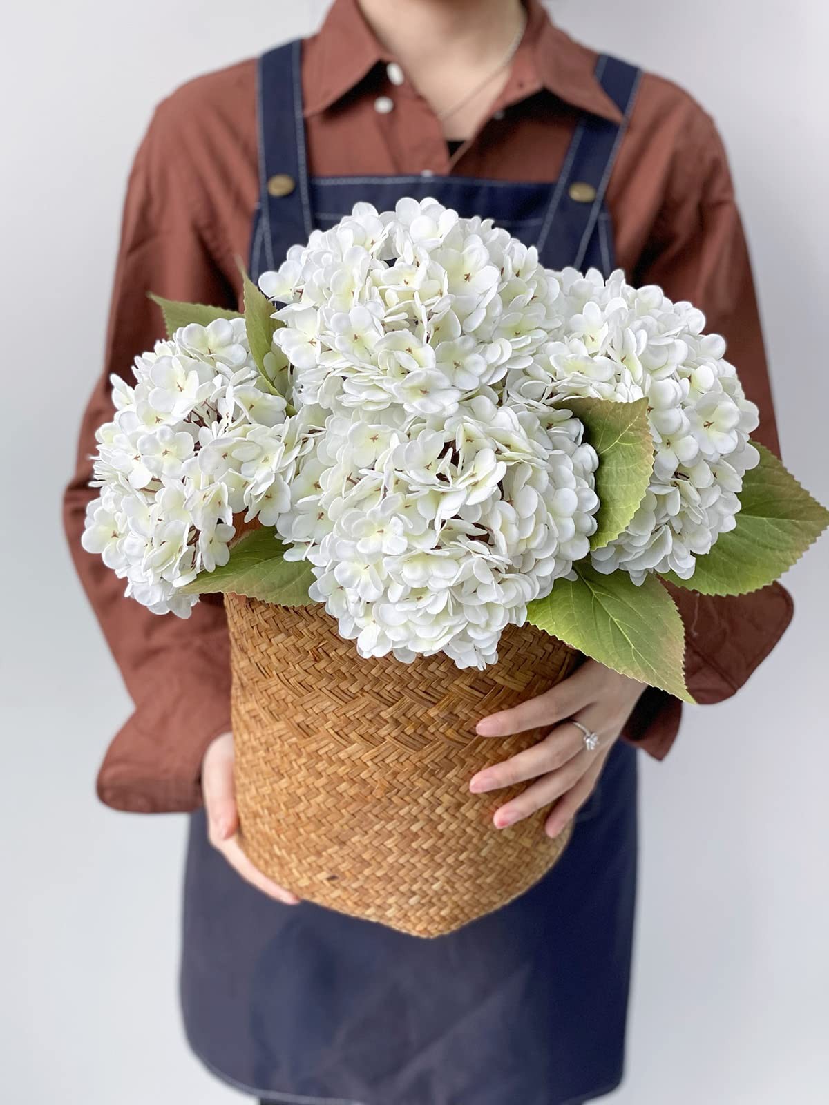 JINWOE 4PCS White Faux Hydrangea Flowers 21″ Vintage Real Touch Latex Silk