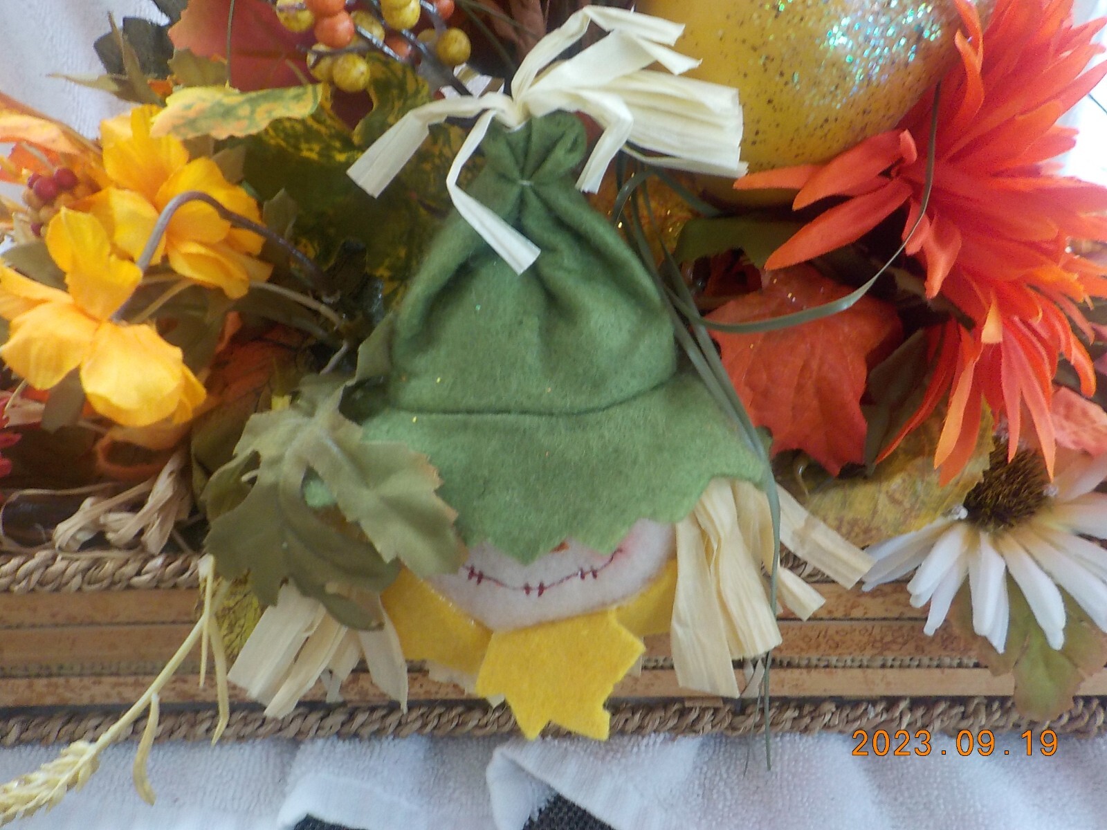 Fall Thanksgiving artificial centerpiece Floral arrangement plus leaf garland