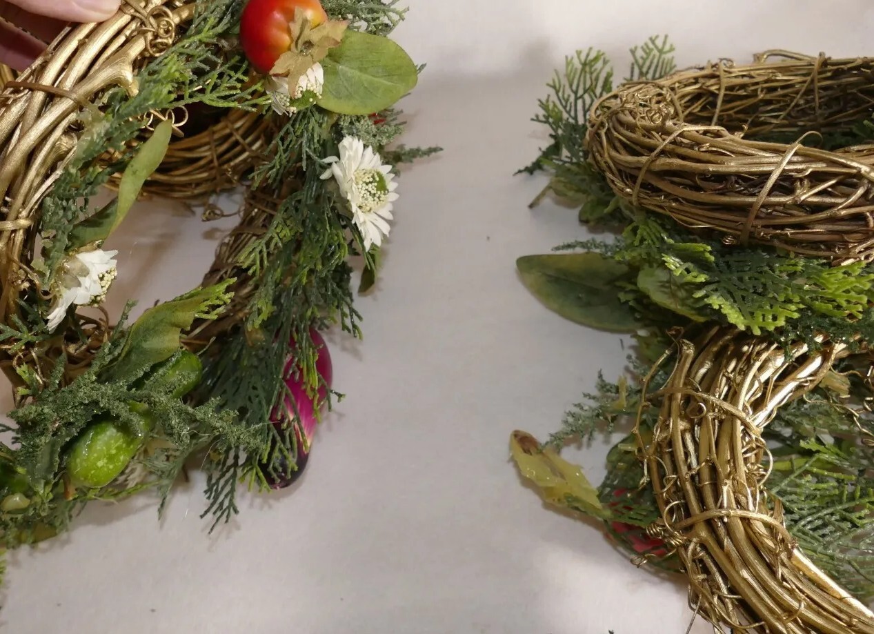 Set Of 6 Vegetable Summer Garden 8 Inch Wreaths Projects, Need Glue Gun Help