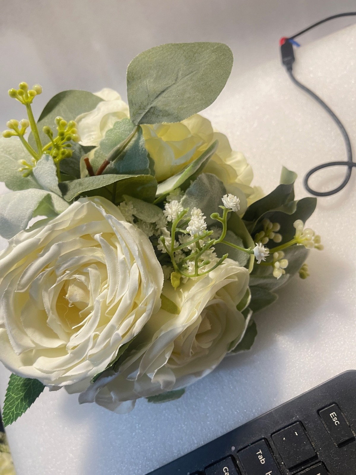 EACH SEMONONIA Bridesmaid Bouquet Wedding Bouquet 2 Ivory roses (5A)