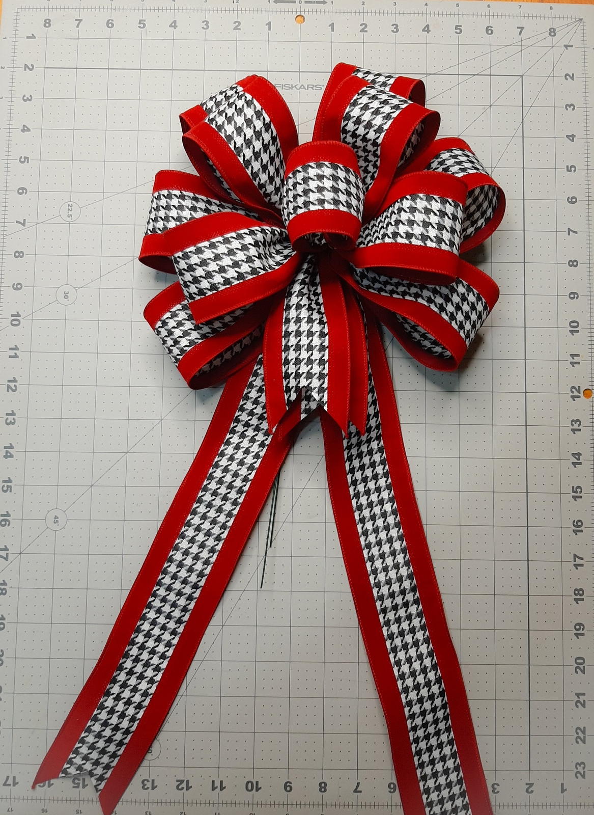 White and Black Houndstooth, Dark Red Velvet Edge Christmas Bow