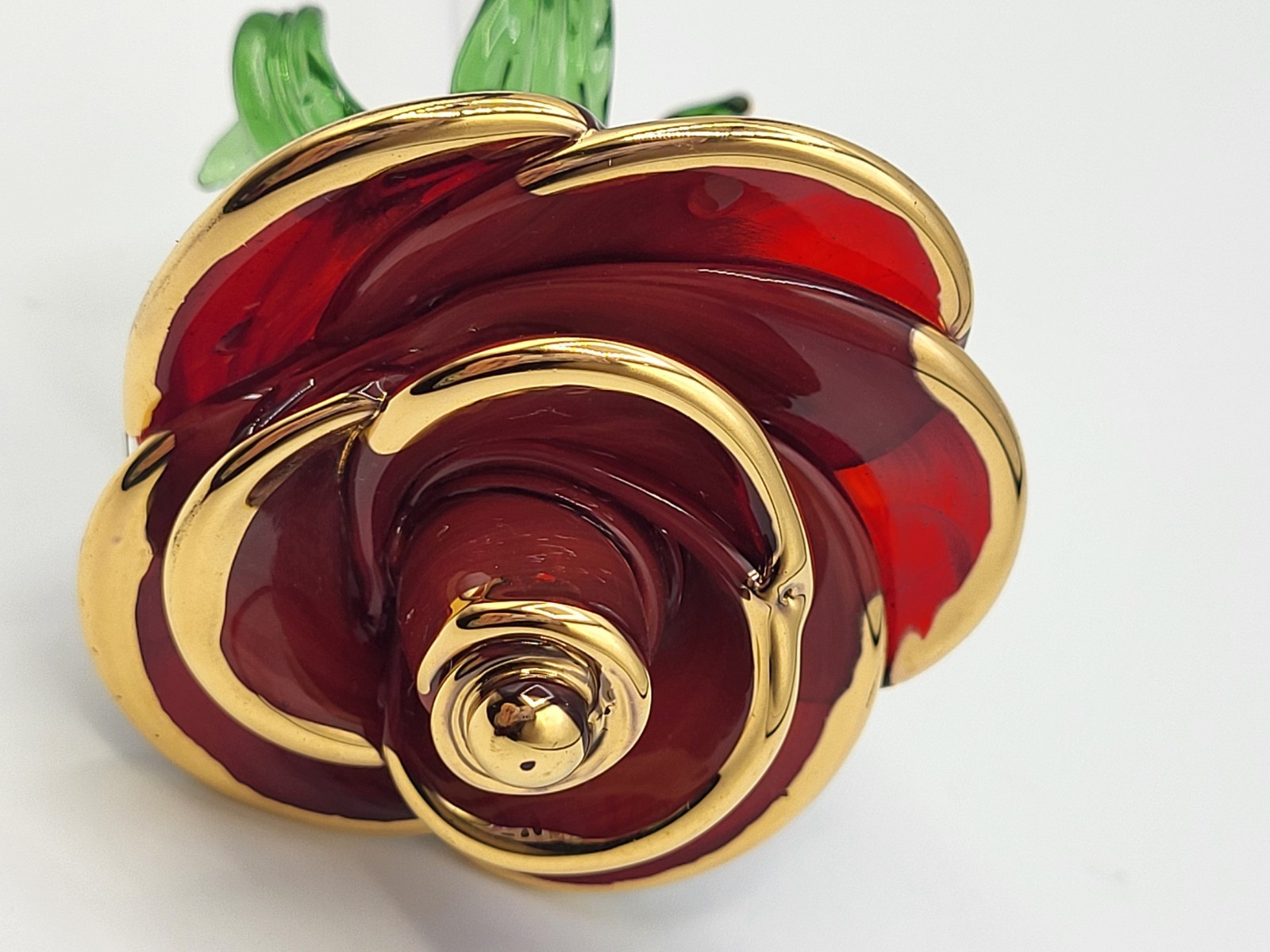 Art Glass Long 11.5″ Single Red Rose w Gold Trim Petals Clear Stem Green Thorns