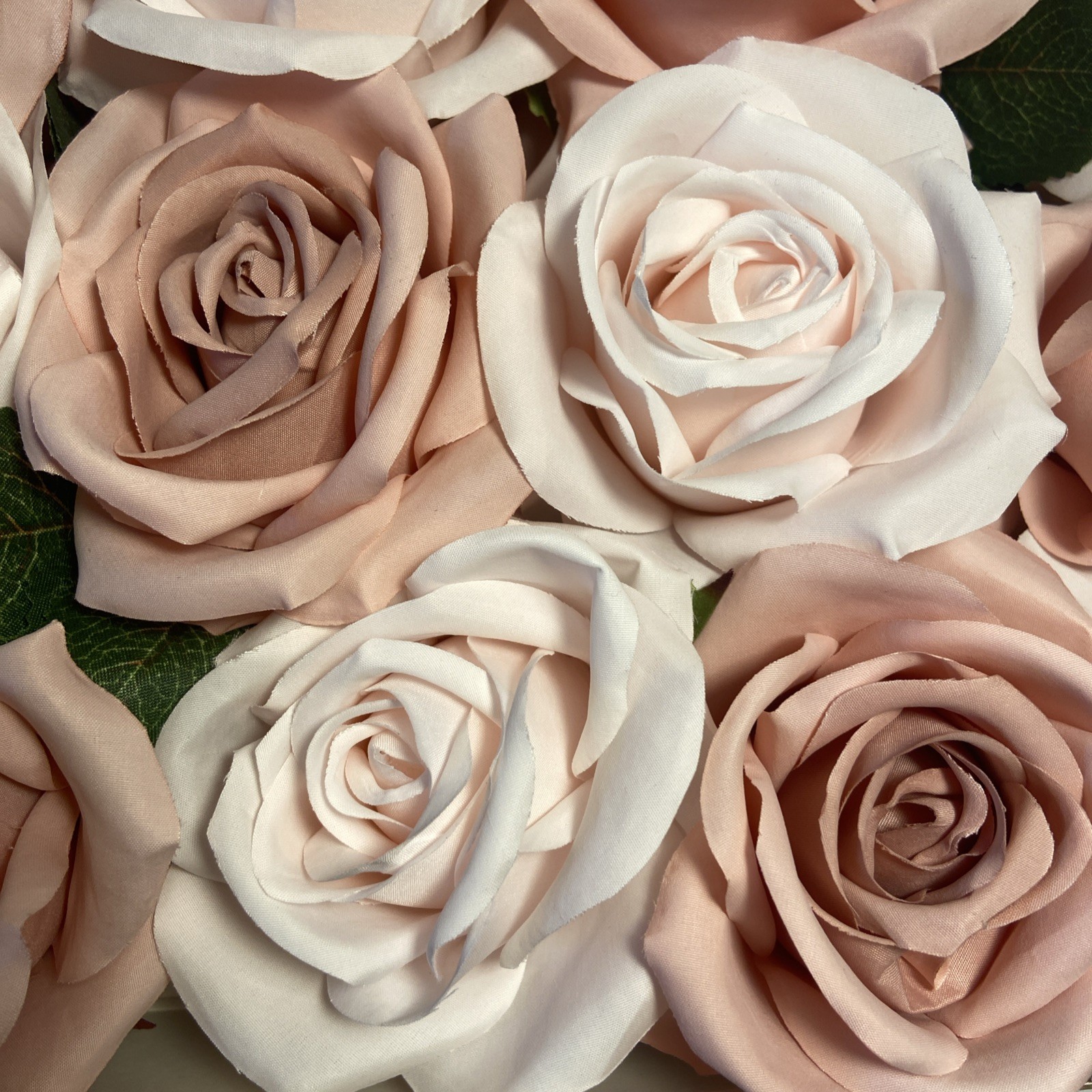 Lings Moments New In Box 16 Artificial Silk Pink And Dusty Pink Stemmed Roses