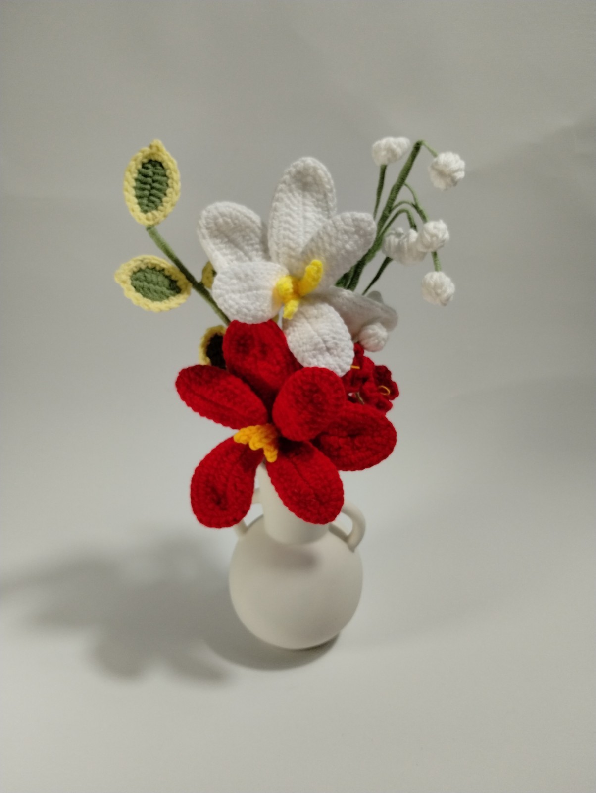 Crochet Flower Bouquet in Vase – Red White – Green Leaves – Baby’s Breath
