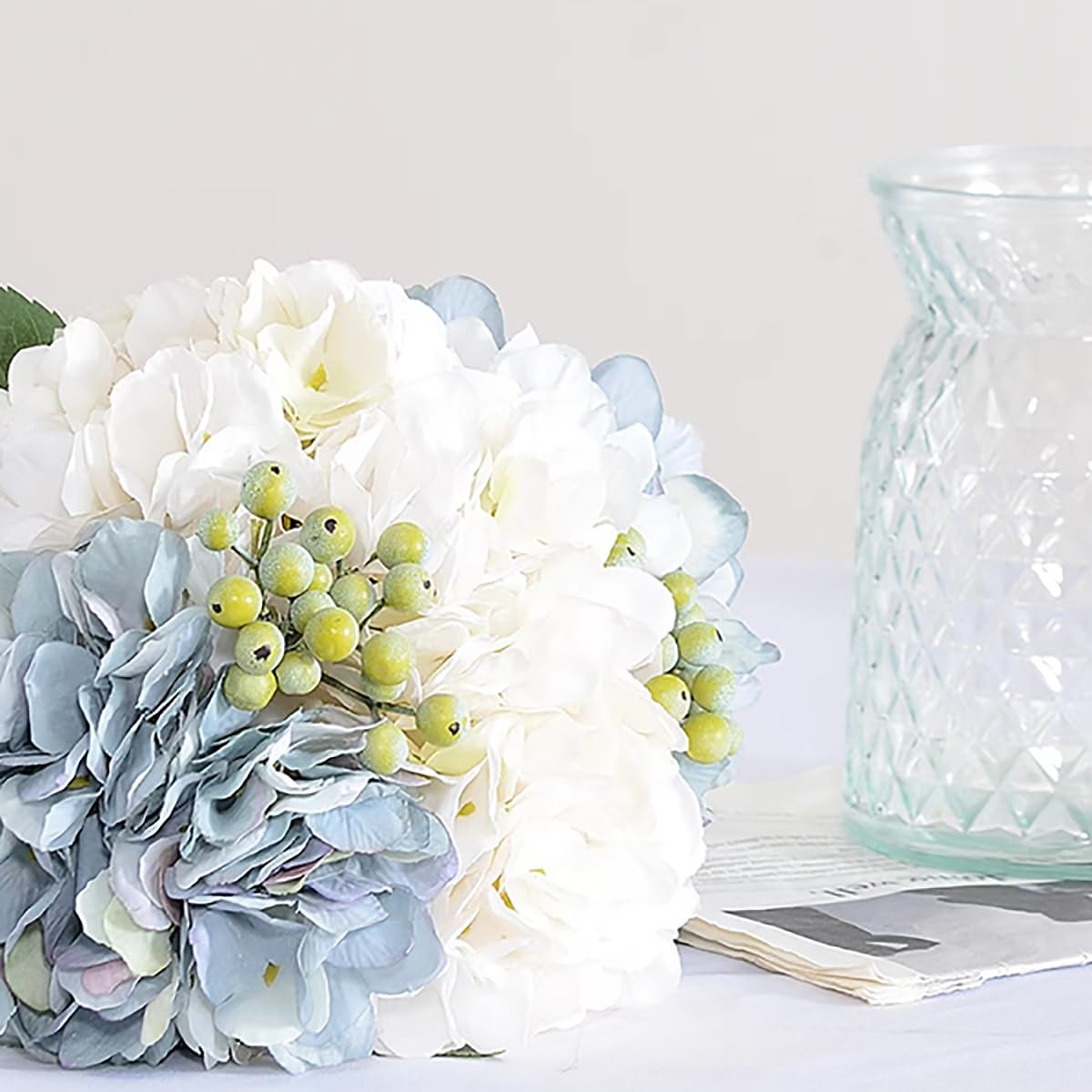 Hydrangeas Floral Arrangement in Glass Vase, Fake Flowers Silk Hydrangea Arti…