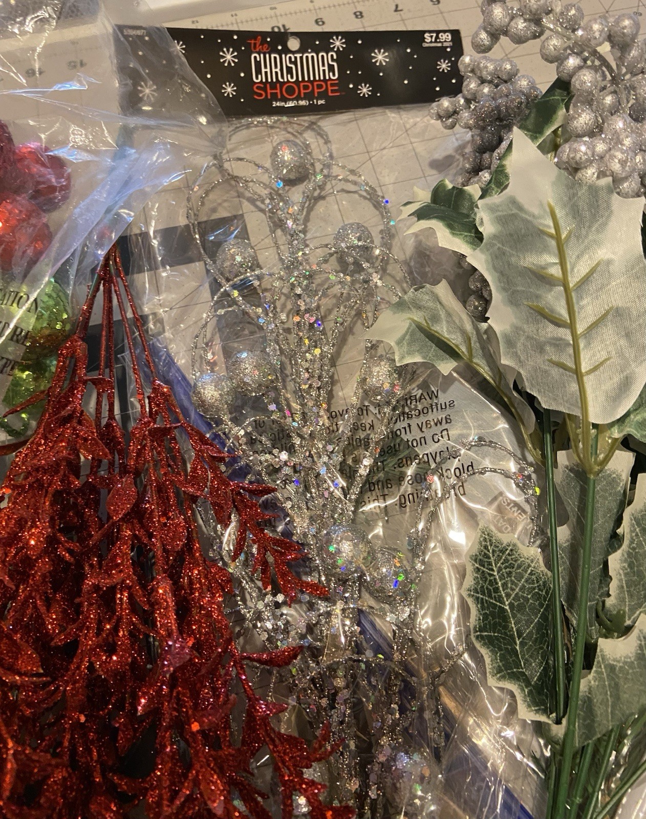HUGE LOT OF FLORAL STEMS&PICKS FOR THE HOLIDAY SEASON-WREATH MAKING-DECORATING