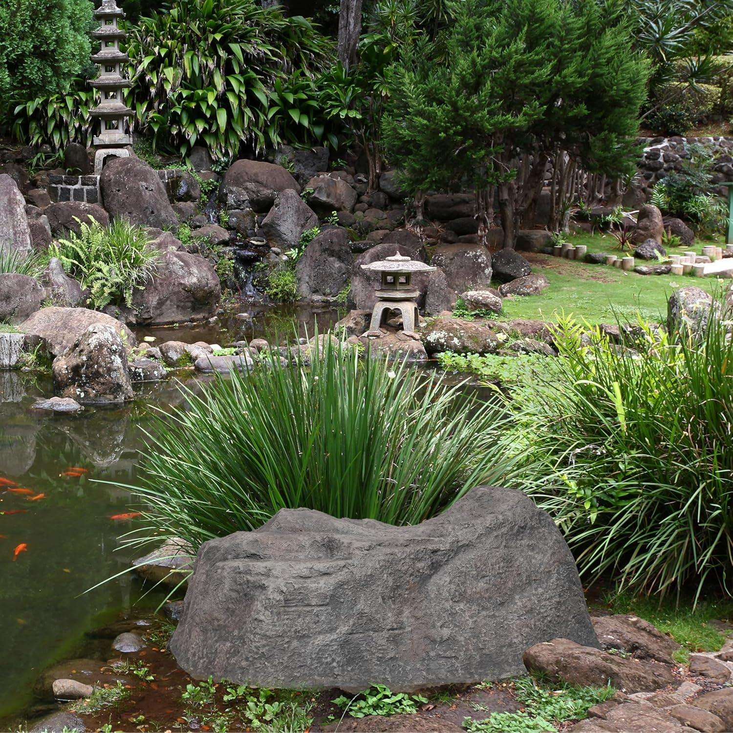 Natural-Looking Diamond Rock Decor for Outdoor Gardens and Landscapes