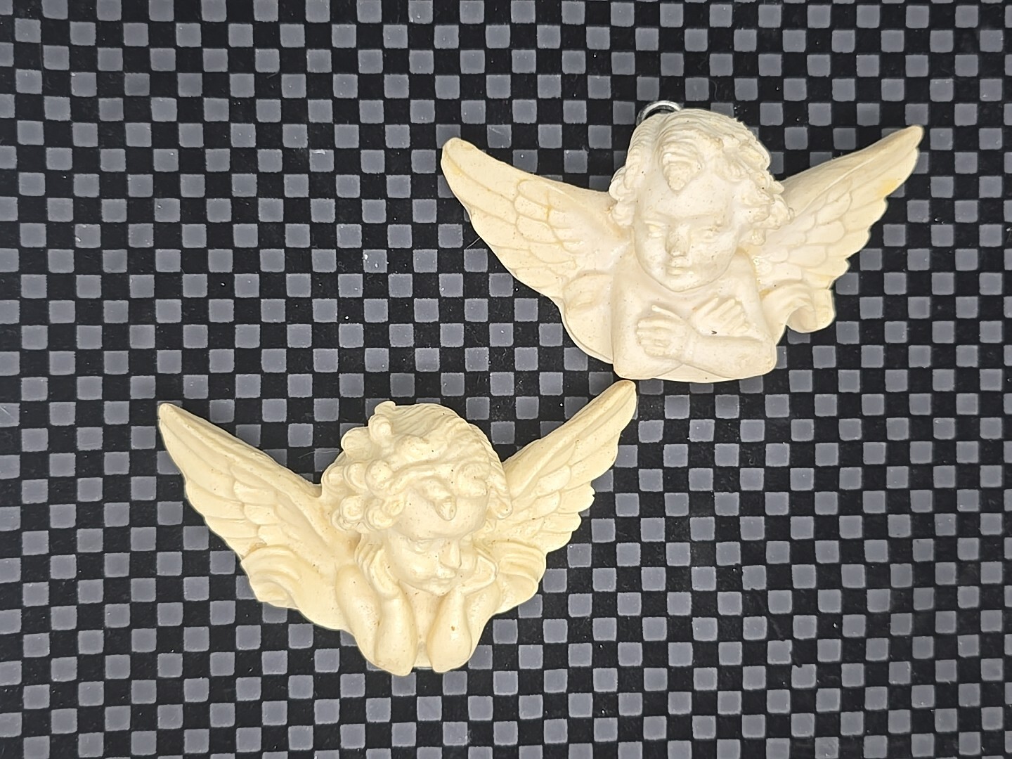 SET OF 2 WALL HANGING HOME DECOR Angels Cherubs. New With A Vintage Look MINT!