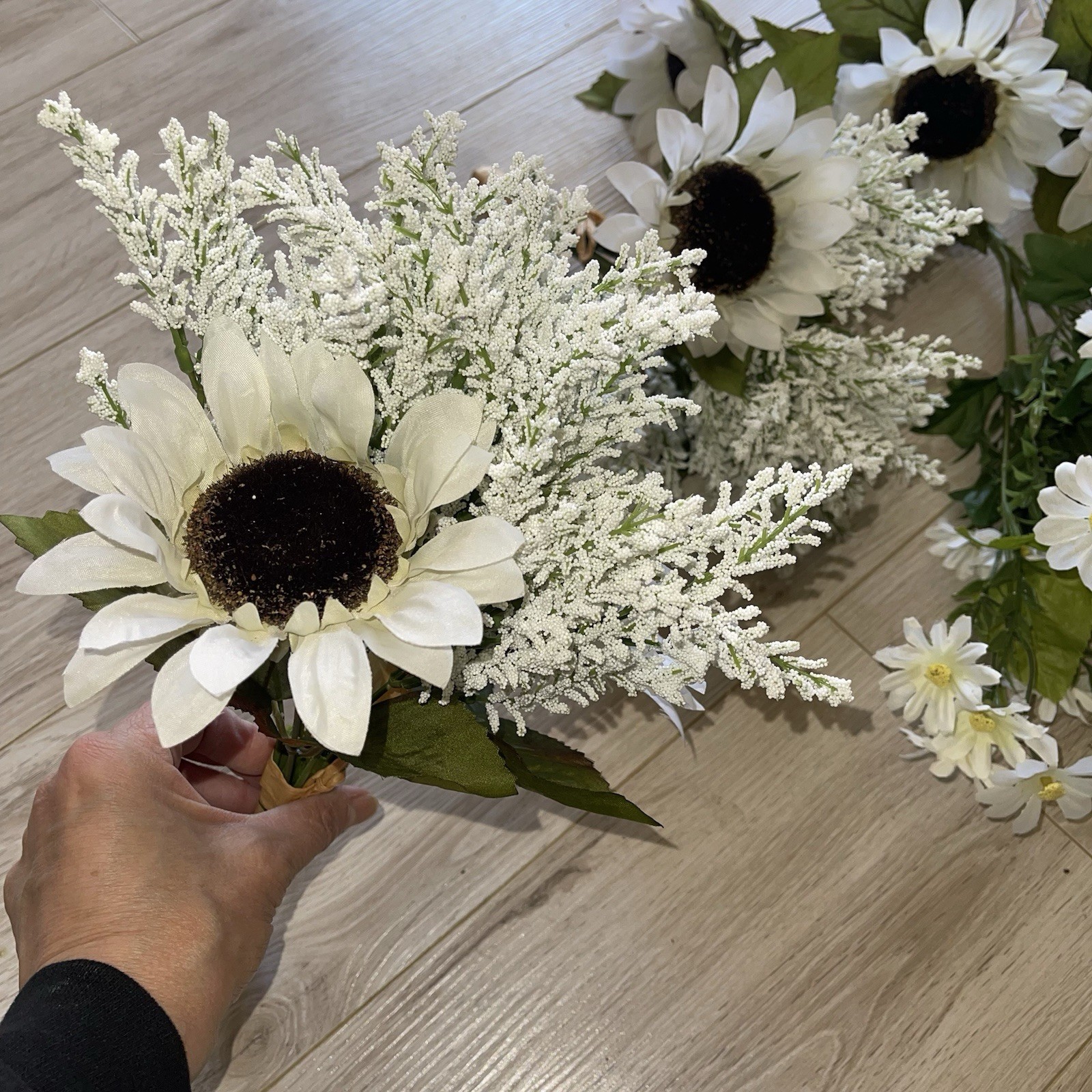 Lot Of Artificial Silk Sunflower Stems, 2 Bouquets, Daisies Cream White Floral