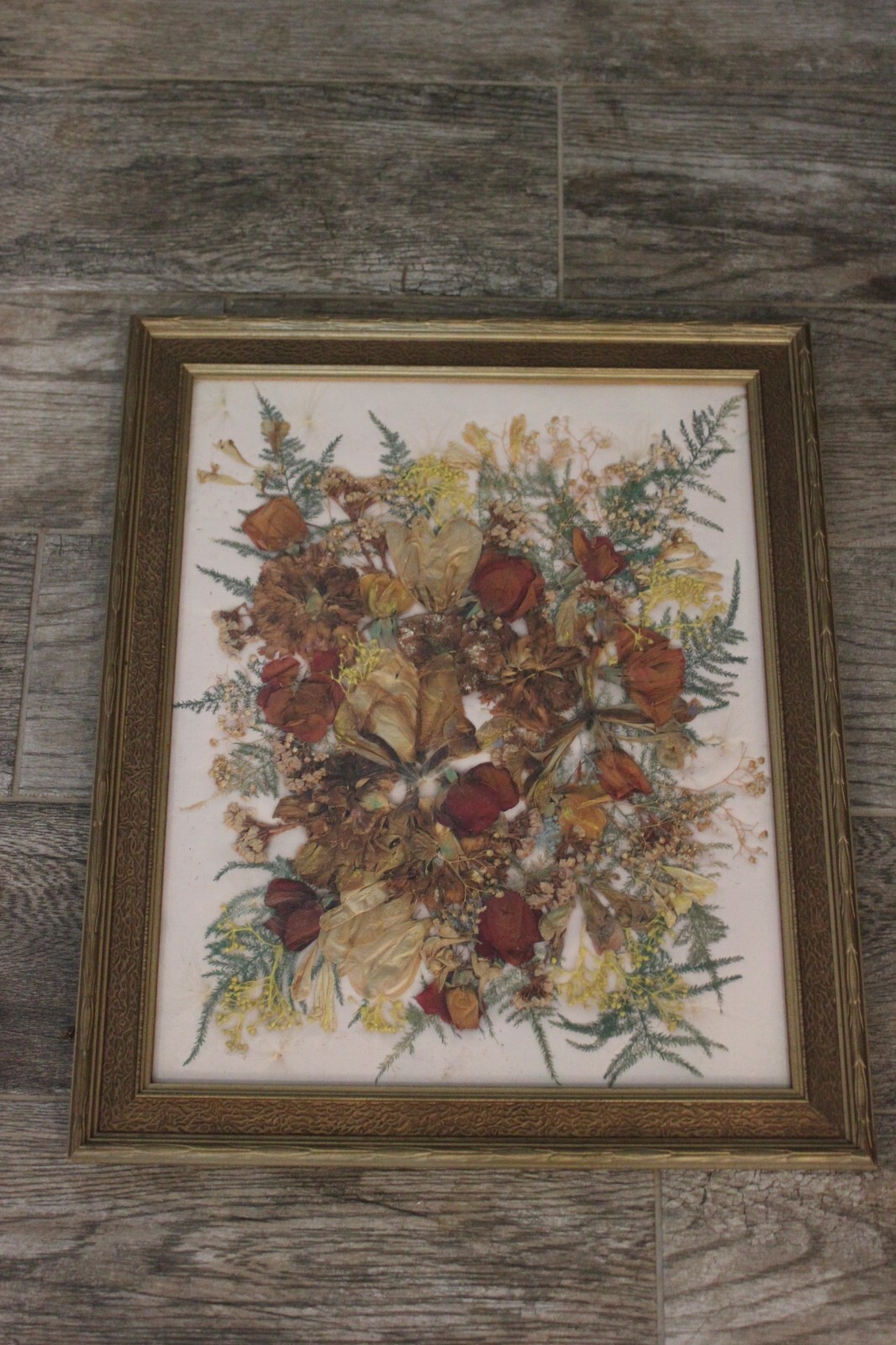Vtg Framed Dried Pressed Flowers. Roses Ferns Baby’s Breath. Large 15.5 x 18.5!