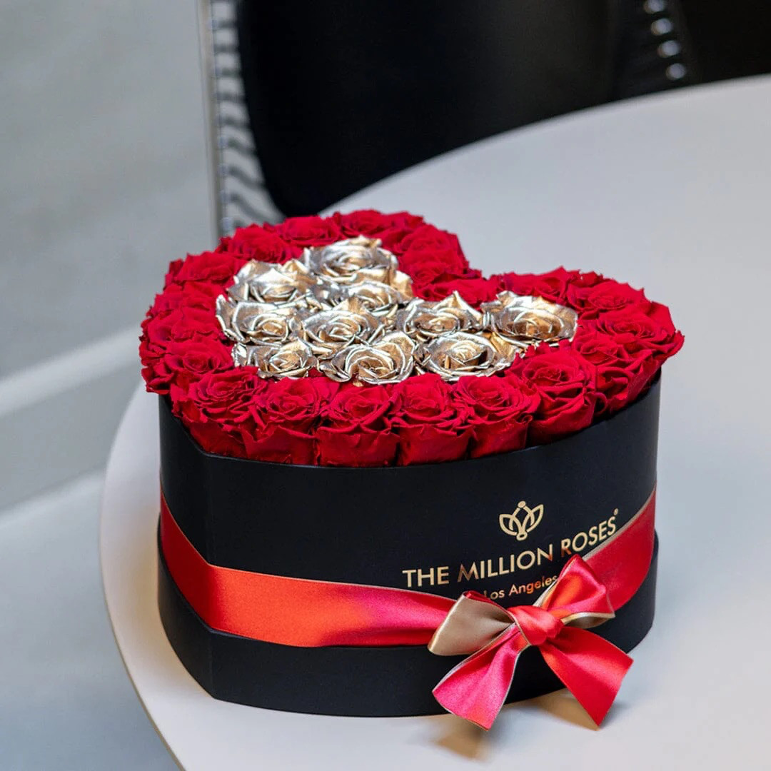 Used The Million Roses Heart Black Box Red Gold Roses with Lid Forever