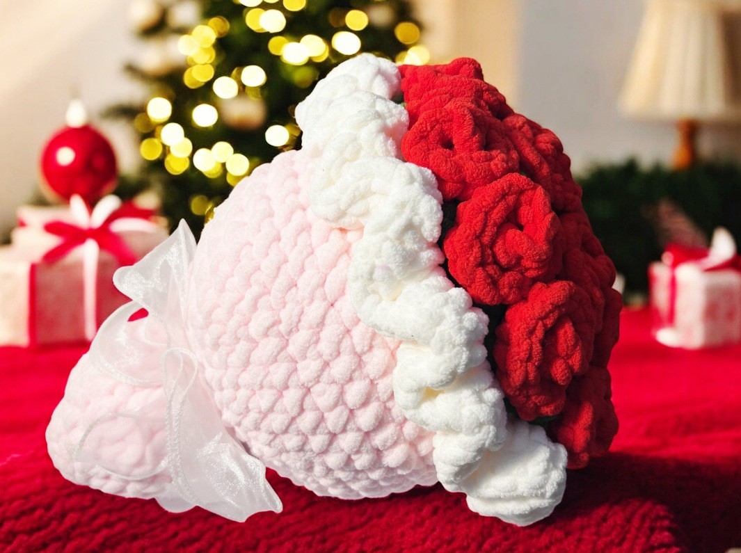 Rose Flowers Bouquet Handmade Crochet. Make With Soft Velvety Yarn.