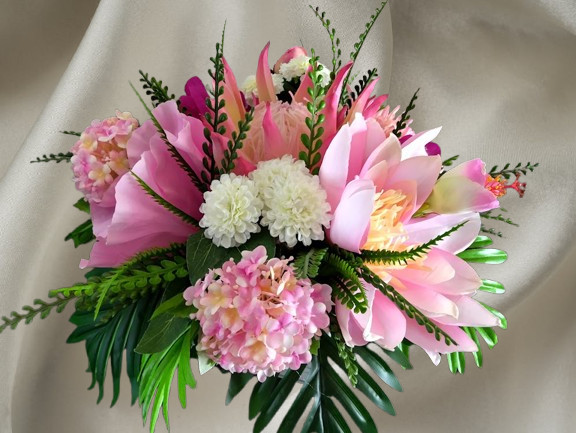 Think Spring Table Centerpiece (ROUND)
