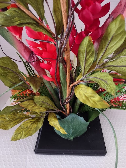 Tropical table centerpiece.