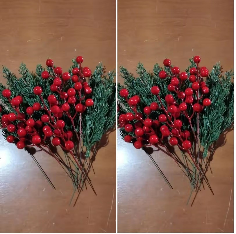 30Pcs Set Christmas Norfolk Artificial Pine Stems with Red Berry Real Touch Fas