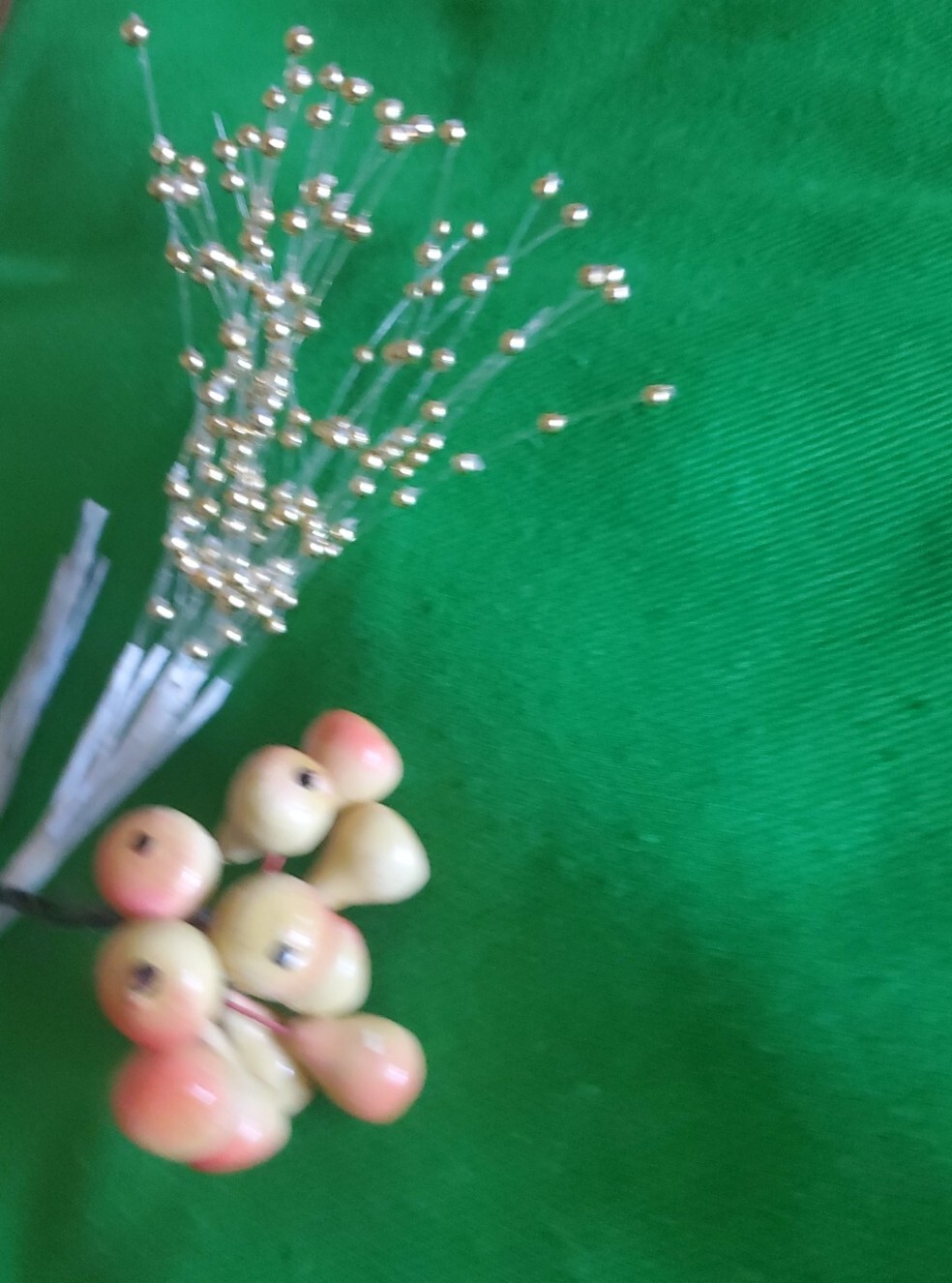 Vntg Artificial Glossy Foam Mini Pears Fruit 11 Count & Gold Spray Picks 8 Count