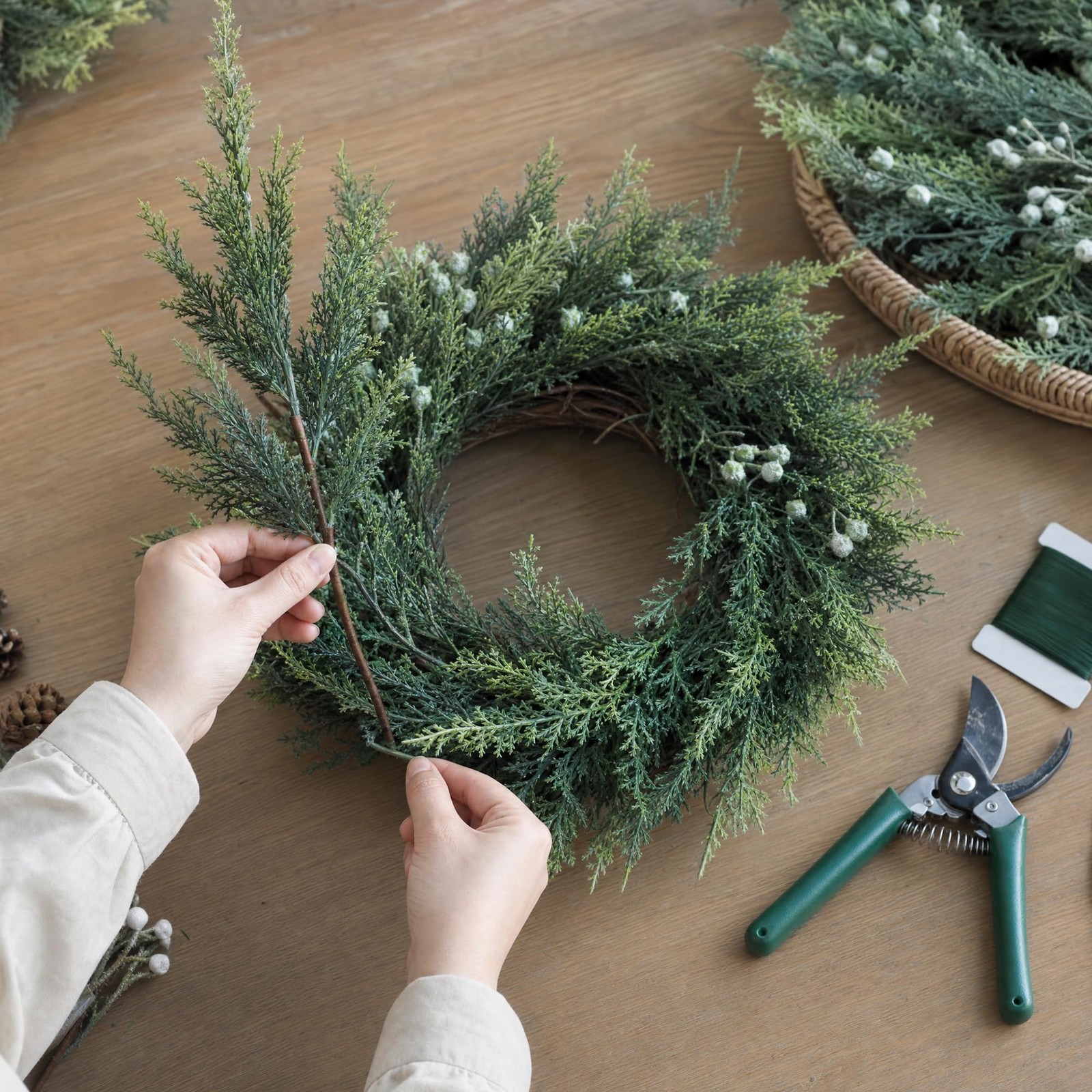 10 Pcs 17 Inches Christmas 2 Color Cypress Branches
