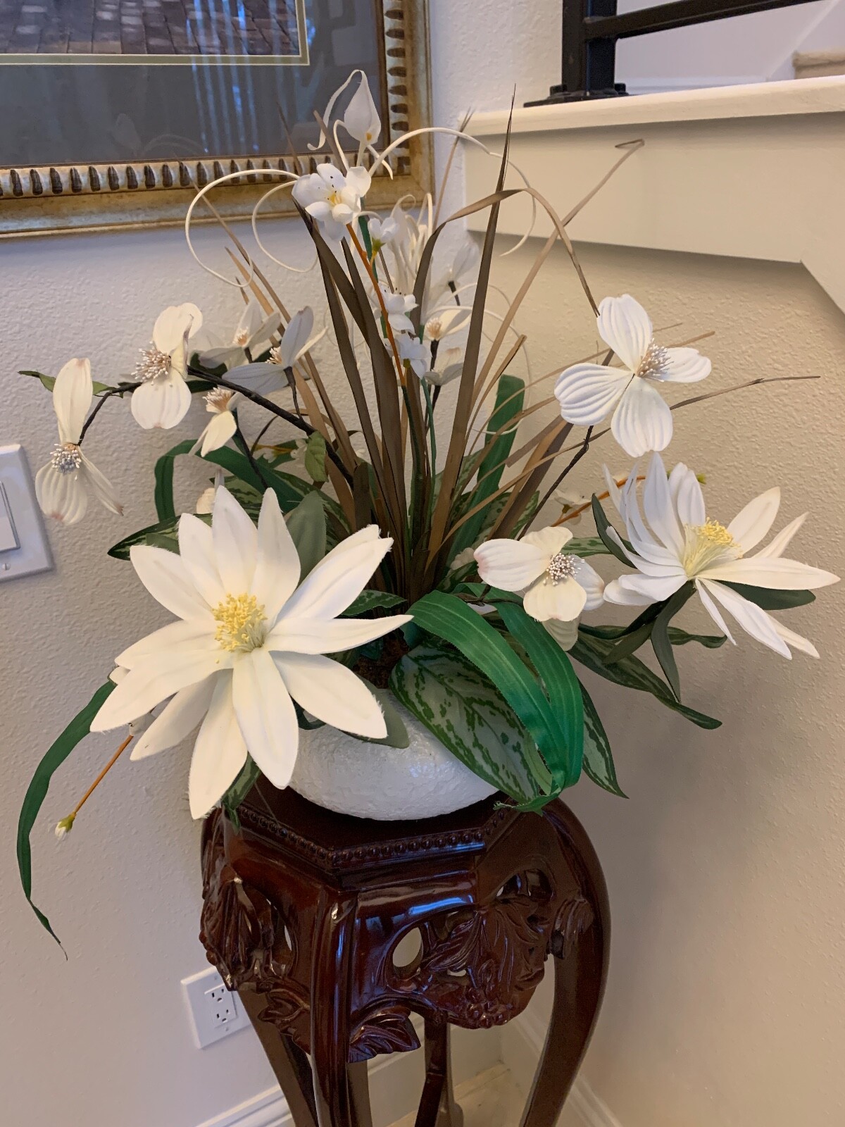 Floral Arrangement Epiphyllum Dogwood Silk flowers Tabl Centerpiece Ceramic Vase