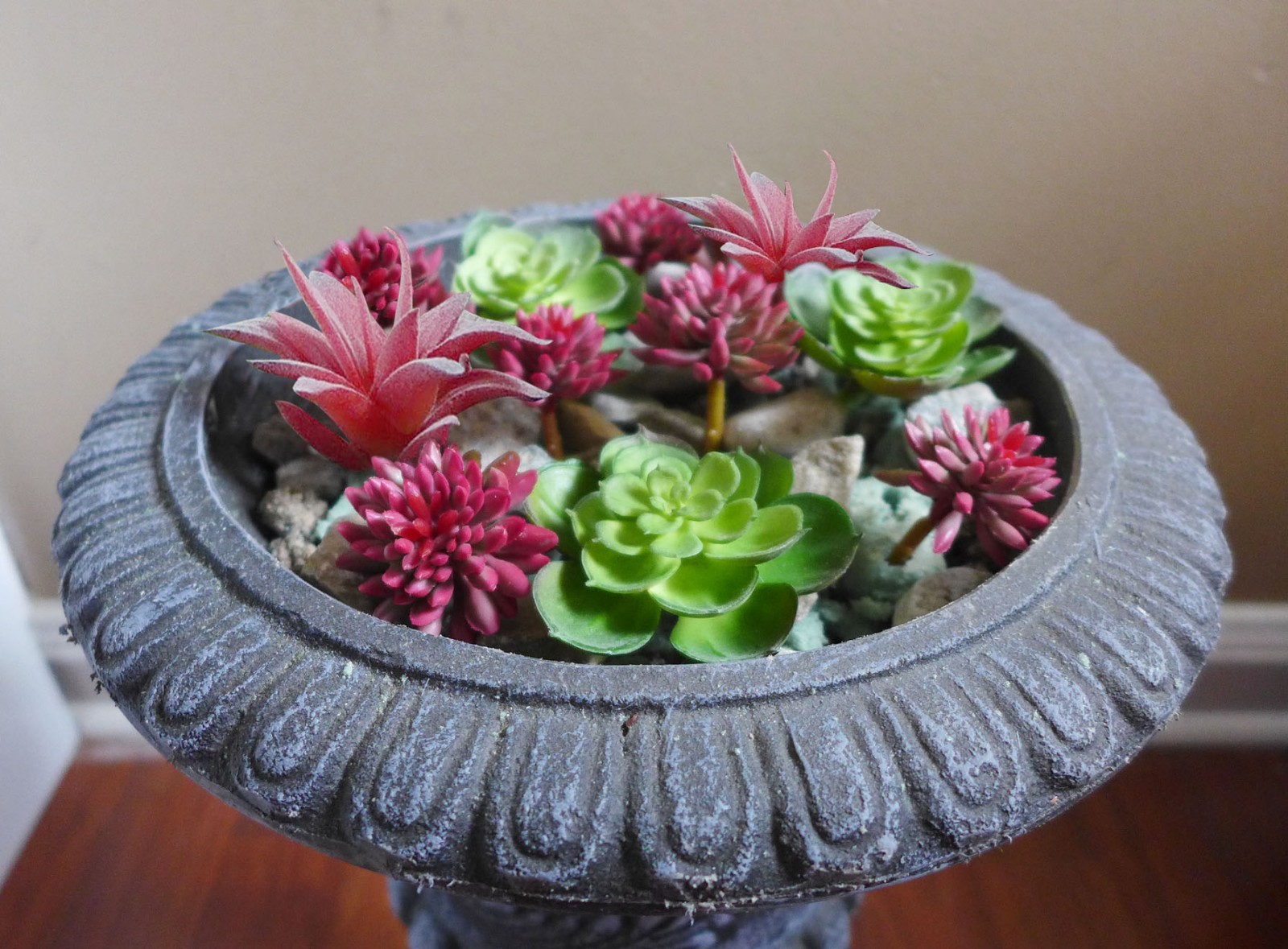 Set of 11 Mini Artificial Plants Green Lotus Red Succulents Grasses