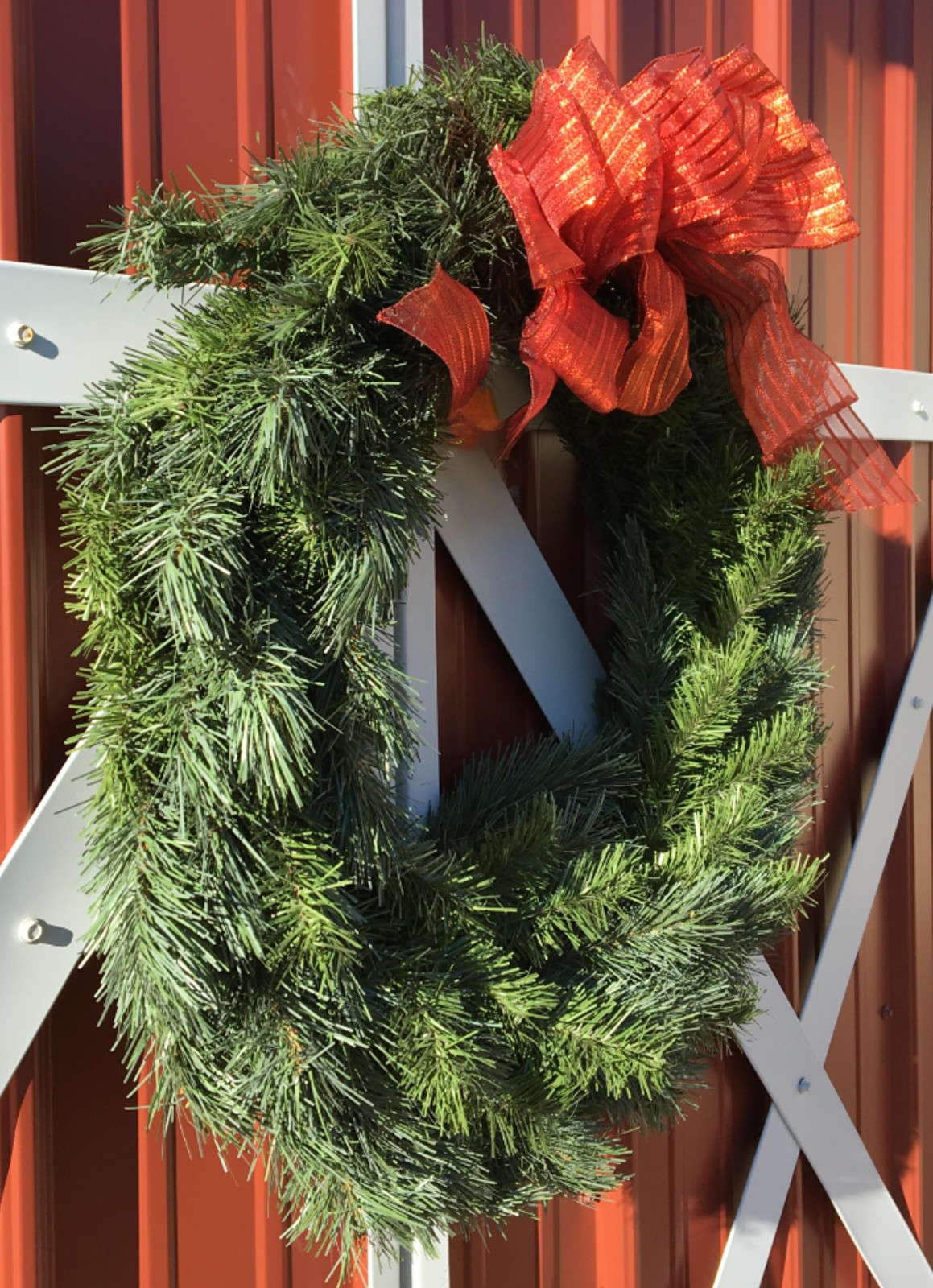 Holiday Christmas Pine Wreath With Red Bow Artificial Round 24″ Center