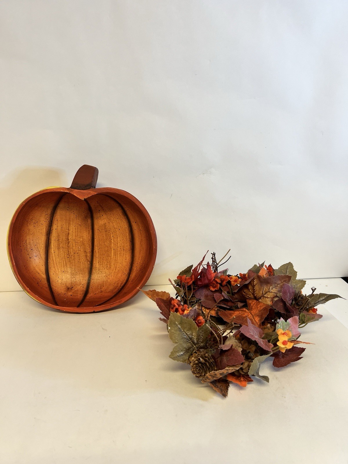 Wood Pumpkin Bowl w/ Fall Leaf Berry Pinecone Wreath Autumn Thanksgiving