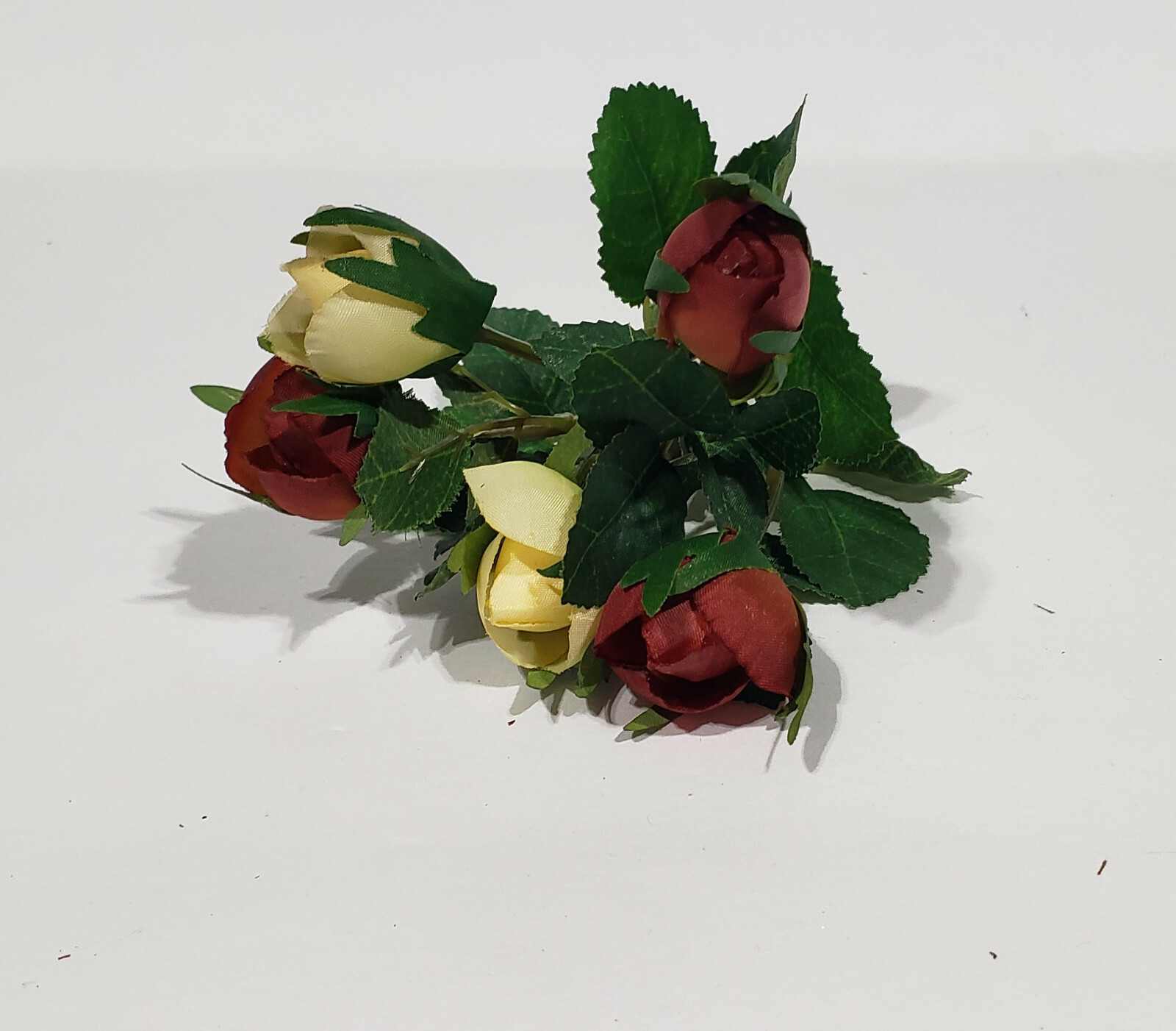 Artificial rose buds 8″ flower stems bunch home decor 5 pcs Used