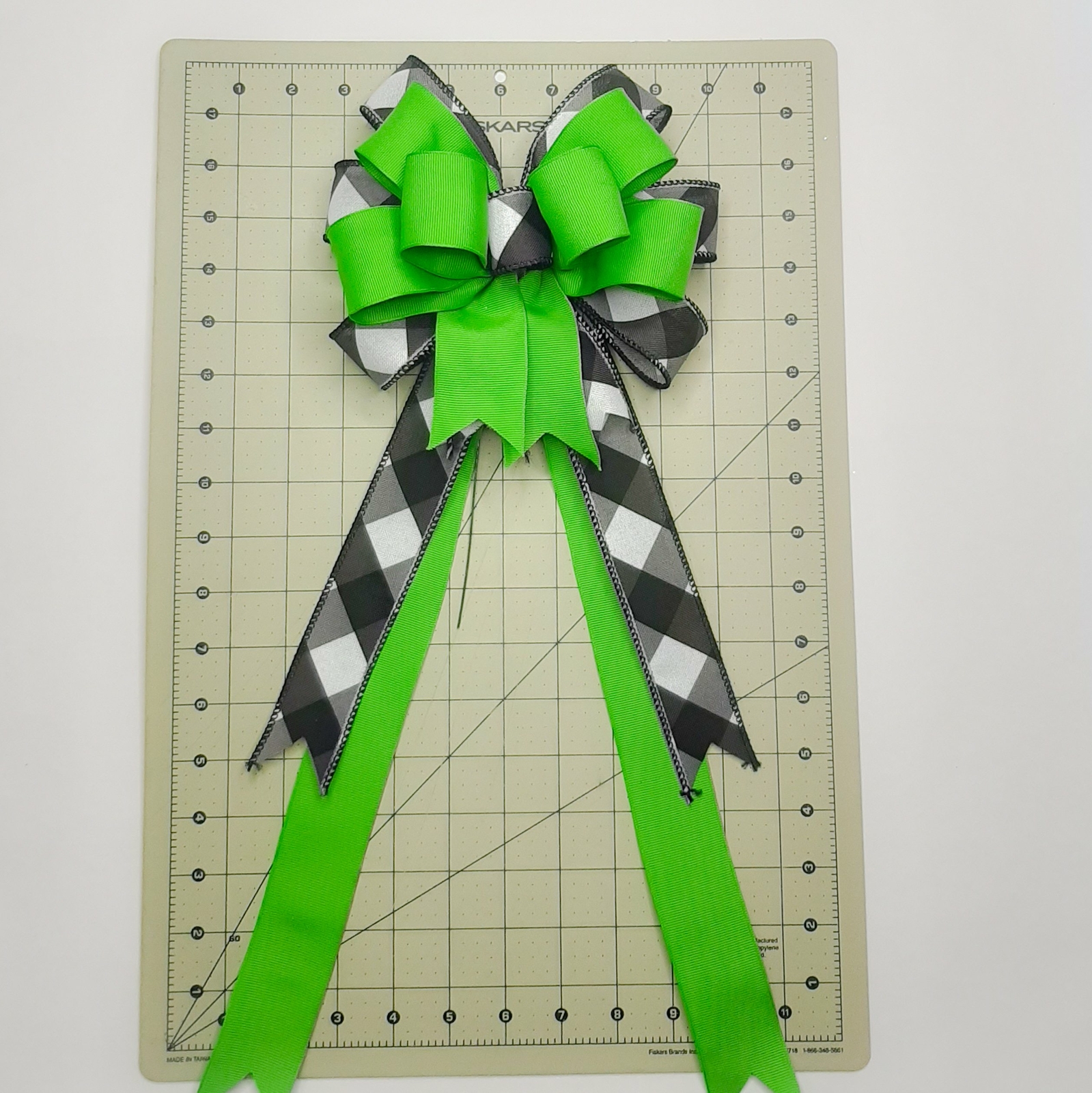 St. Patrick’s Day Bow, Kelly Green Grosgrain, Black and White Basket Weave