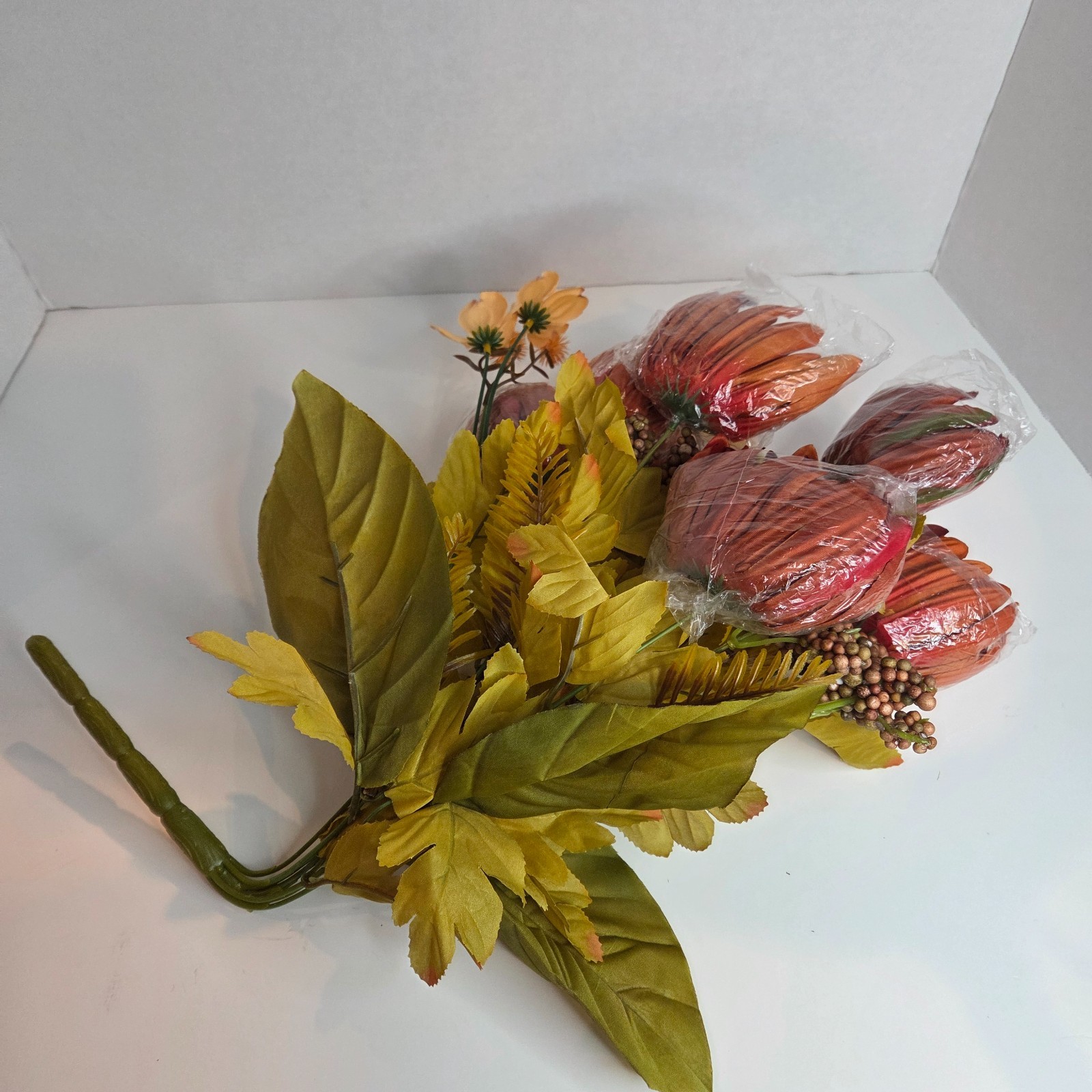 2 pcs of European-style faux silk flowers for home decor