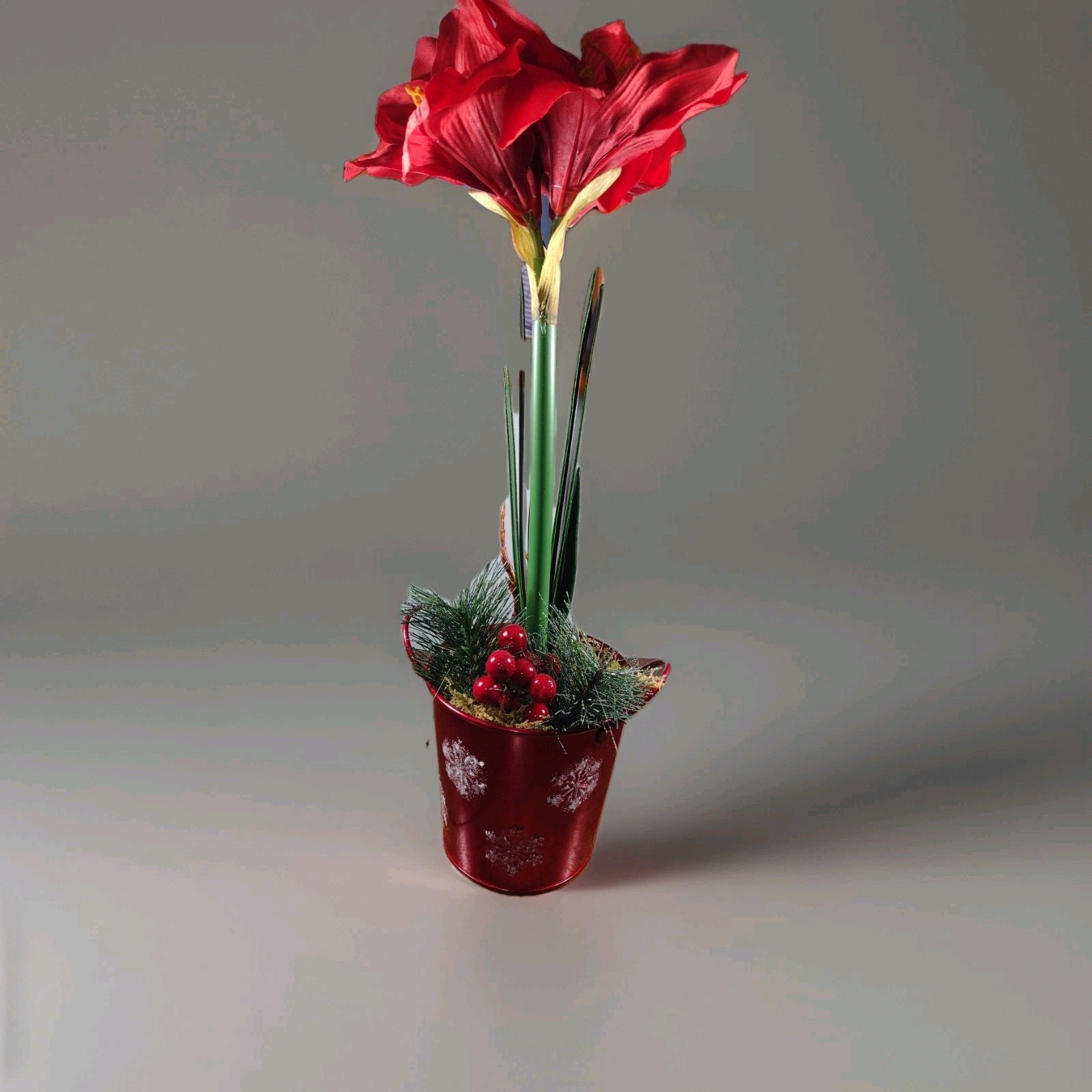 Christmas Faux Red Amaryllis Floral Arrangement And Glitter Snowflake Metal…
