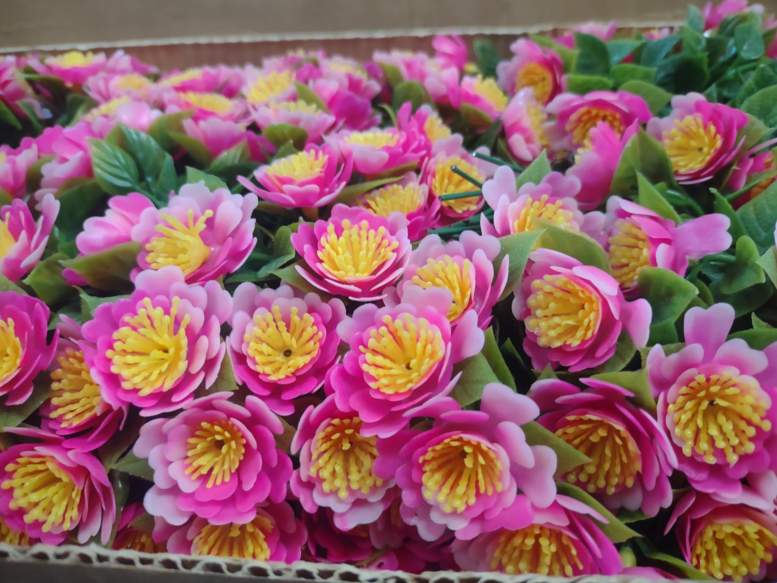 144 Pieces: 1960s Vintage Plastic Daisy Flowers, Pink, 7″ 5 Blooms Per Stem