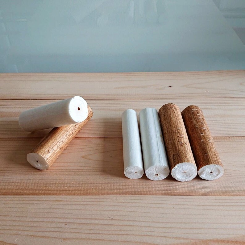 100 Natural sola Sticks 10cm Long and 2-3cm Dia. for DIY sola Flower or Bird Toy