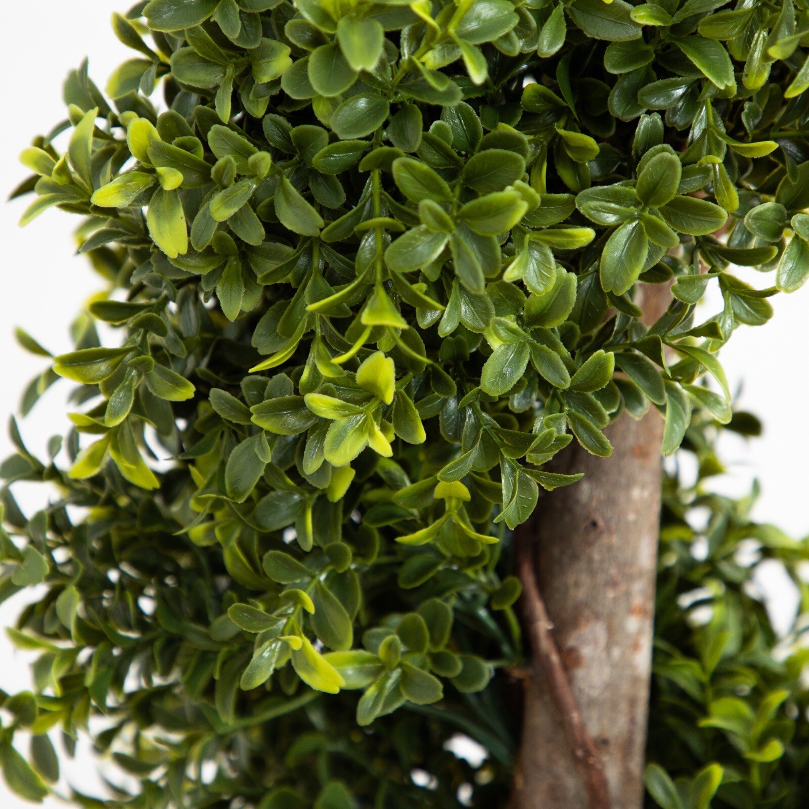 6’ Topiary Boxwood Spiral Artificial Tree UV Indoor/Outdoor. Retail $199