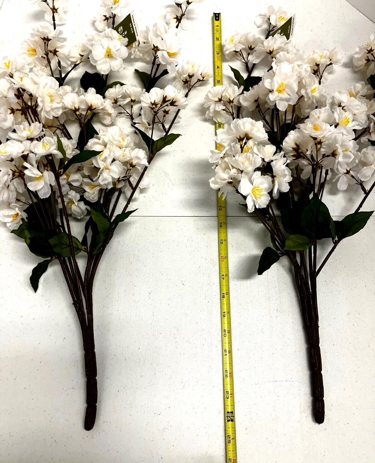 Silk Flowers. 2 Bundles. White. 24″Length . High Quality. Very Realistic. New.