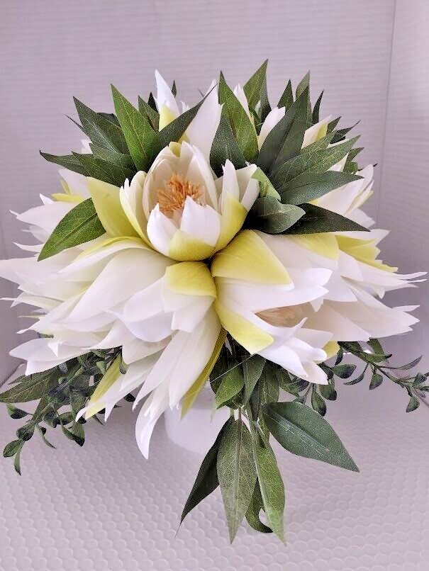 Artificial lotus flower bouquet