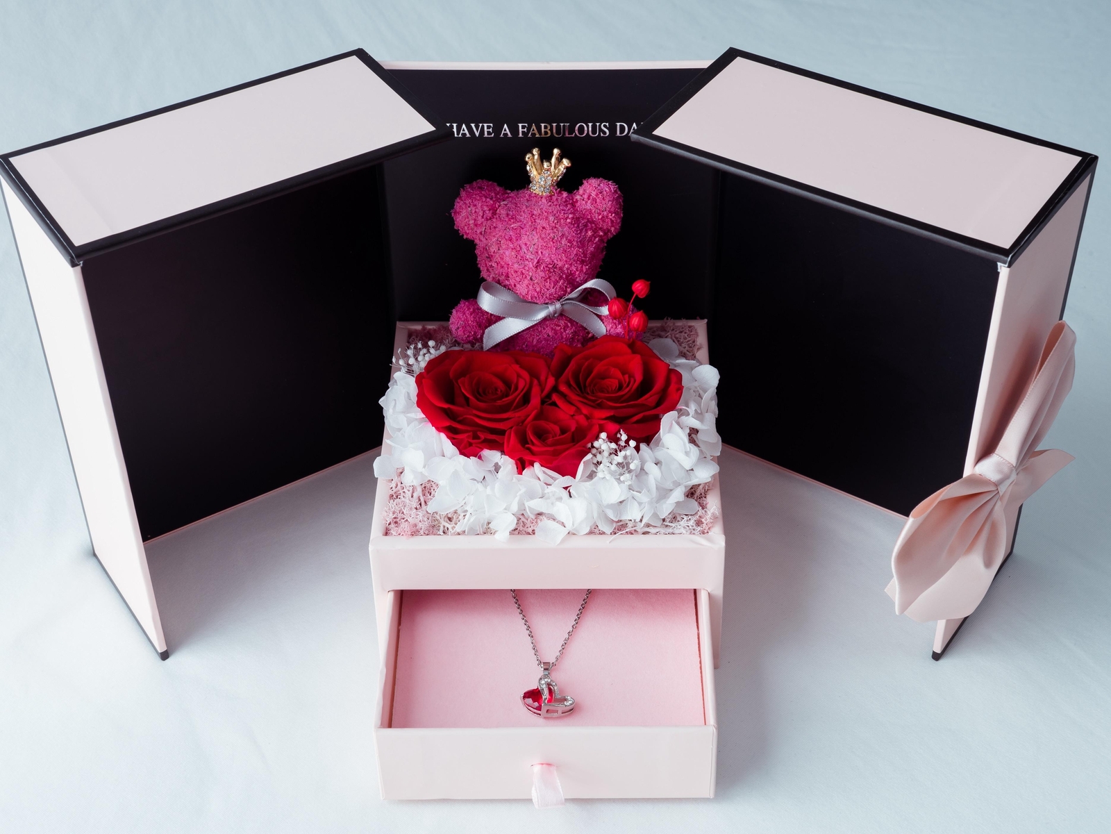 Wholesale Luxury Pink Jewelry Box with Preserved Roses