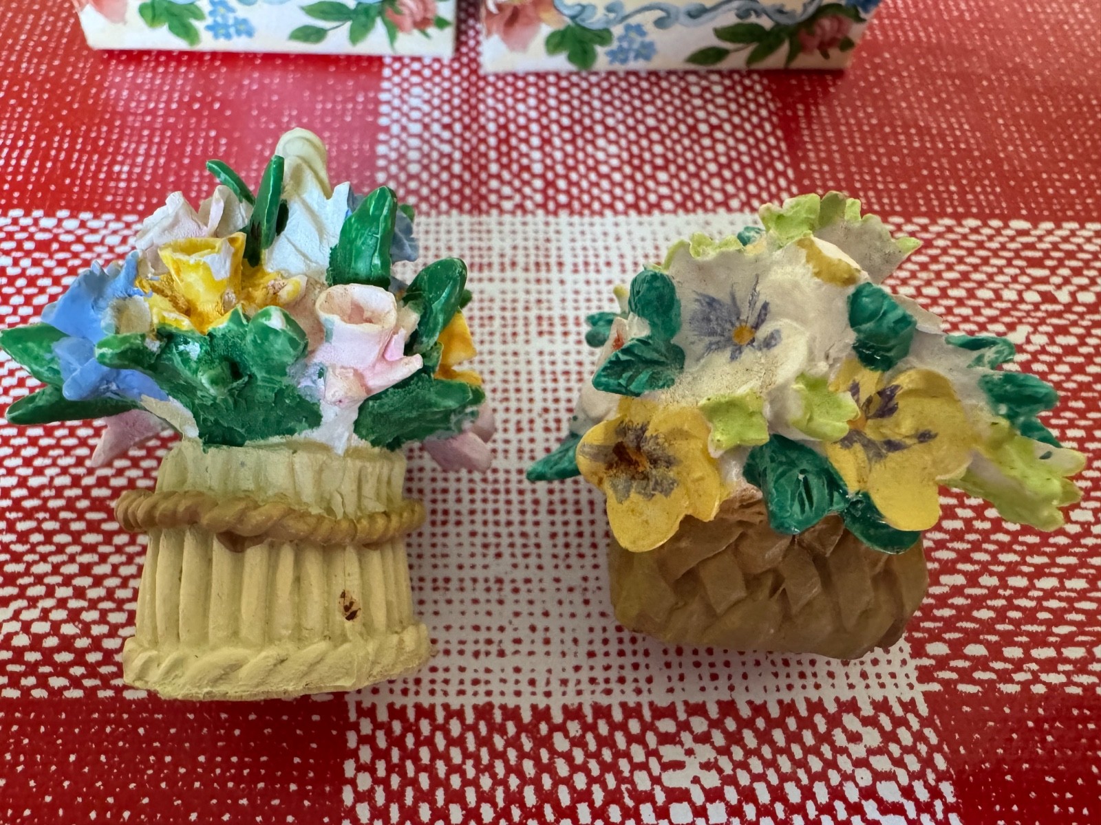 My Lady’s Garden mini ceramic flowers in pot, lot of 2
