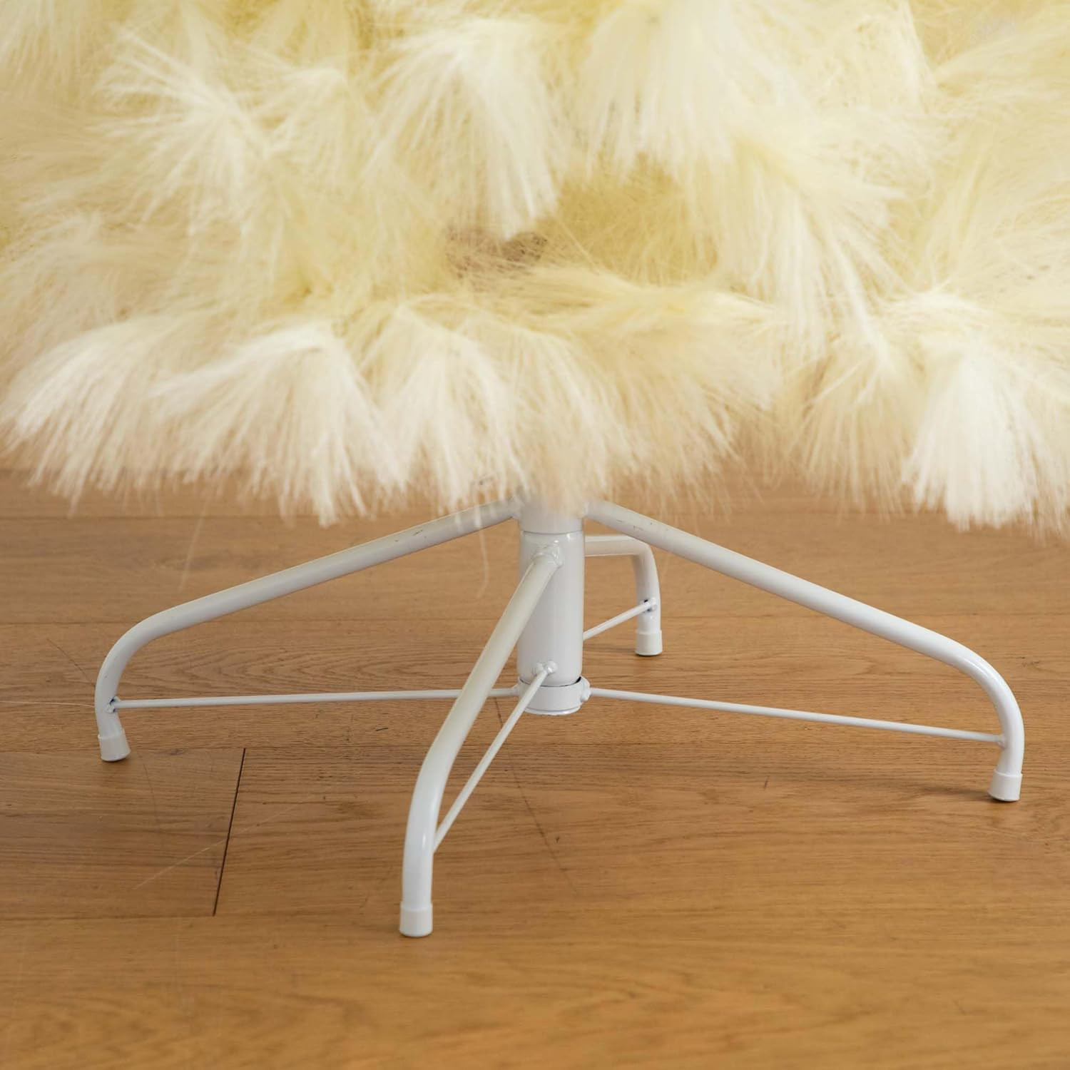 4Ft Off-White Pampas Grass Christmas Tree – Elegant Holiday Decor