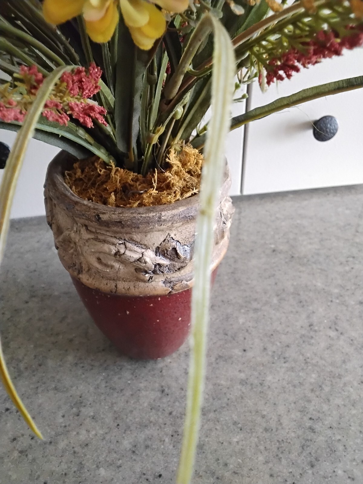 Spring Daisy Dahlia Artificial Floral Arrangemnet in Red Pottery Pot with Moss