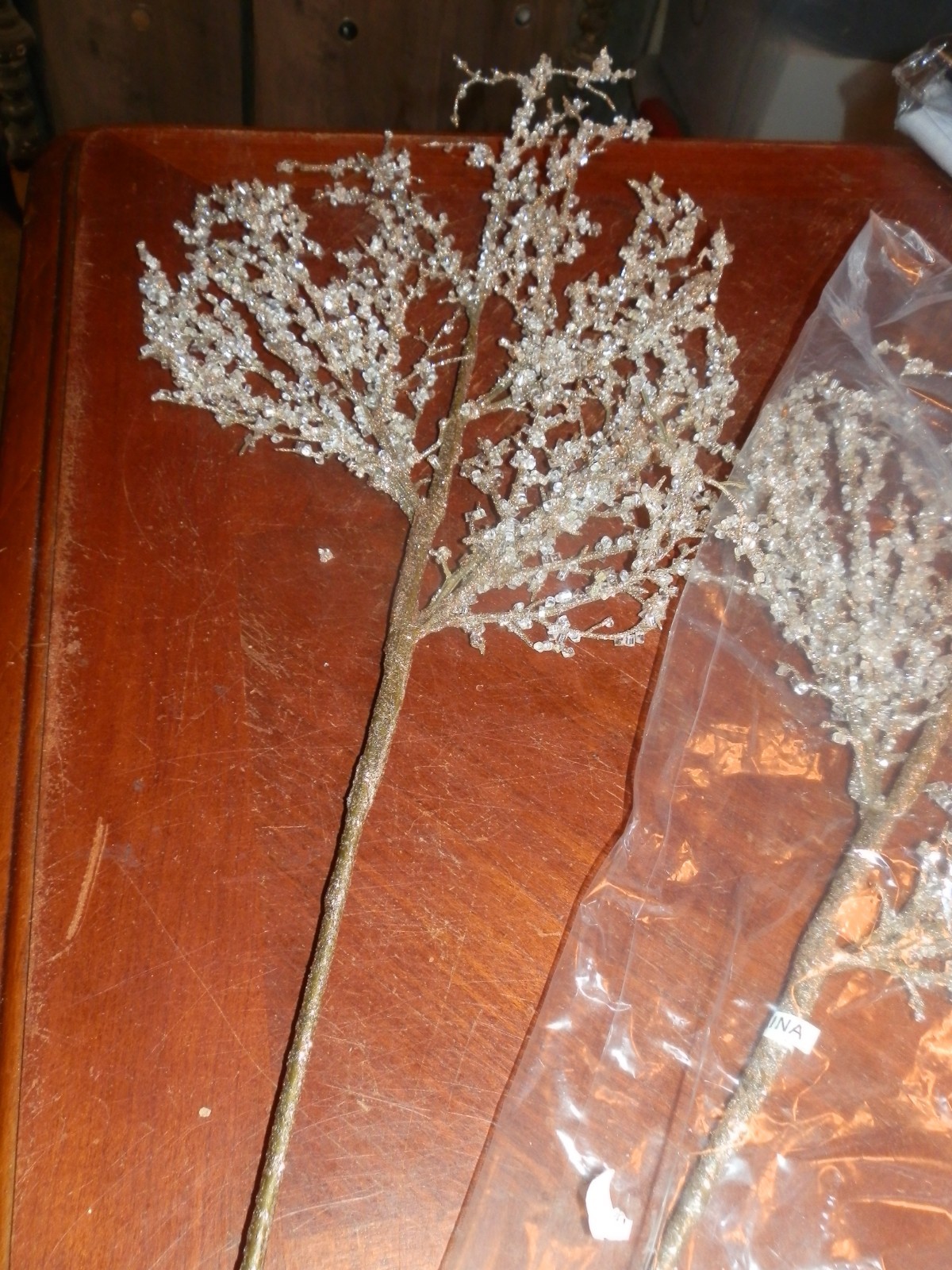 6 Leaf Cluster Floral Stems Decor Silver Glitter Christmas Basket Decor, New 22″