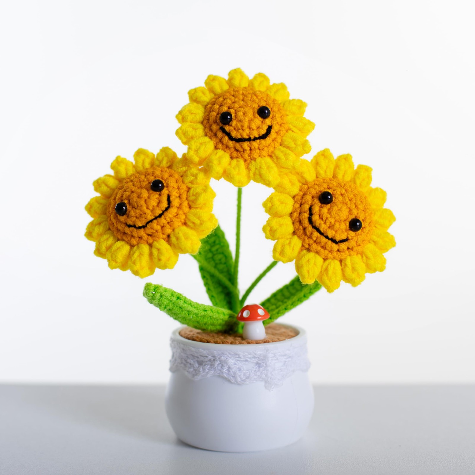 Finish Mini Crochet Flowers, Smiley Sunflowers, Crochet Sunflowers, Table