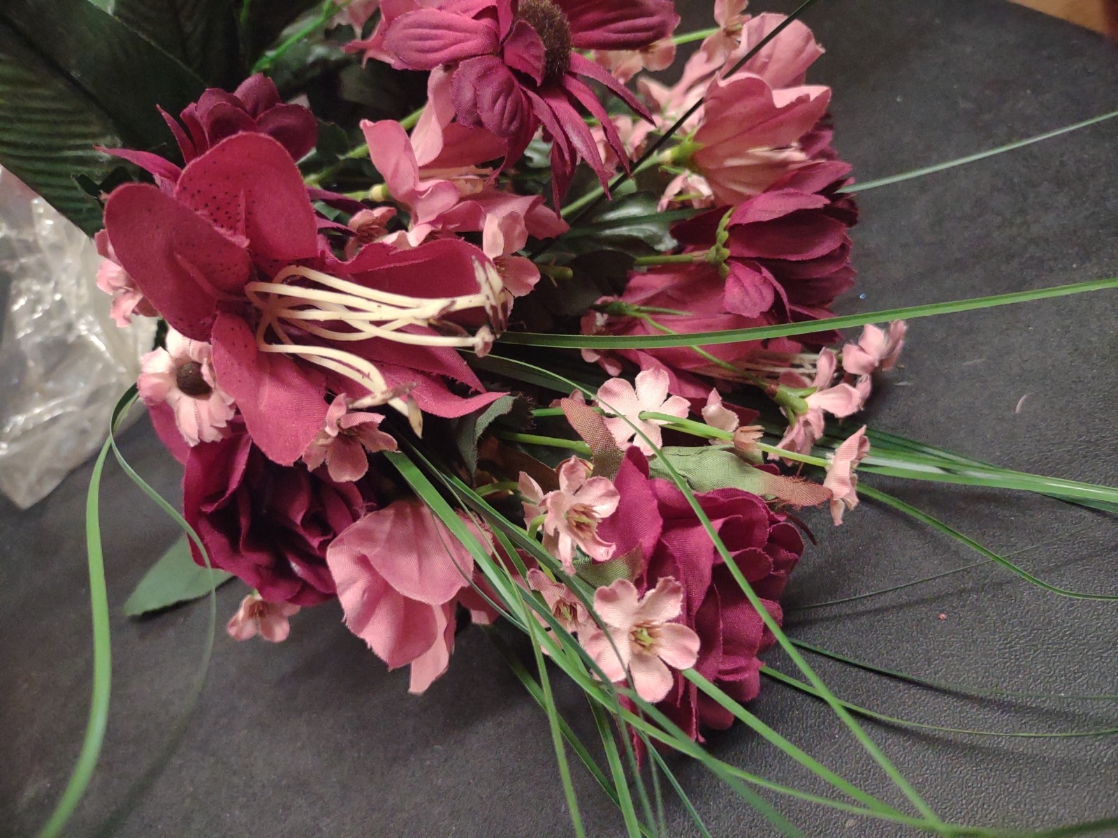 16″ Silk Floral Arrangement Bush, 14 Stems, Rose/Daisy/Tiger Lily, Burgundy
